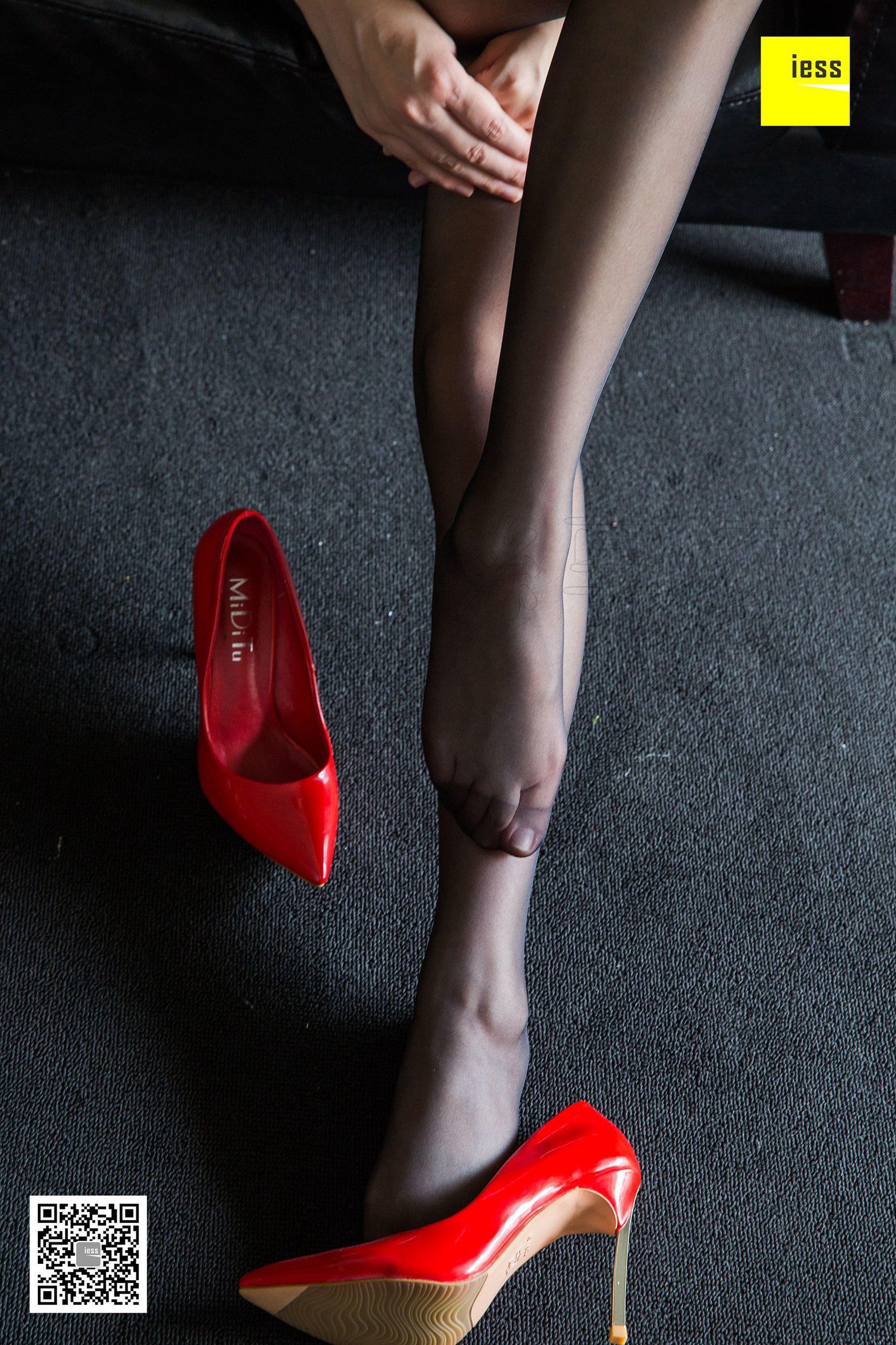 文欣《肉肉脚风韵黑丝》 [异思趣向IESS] 丝享家232_第4张