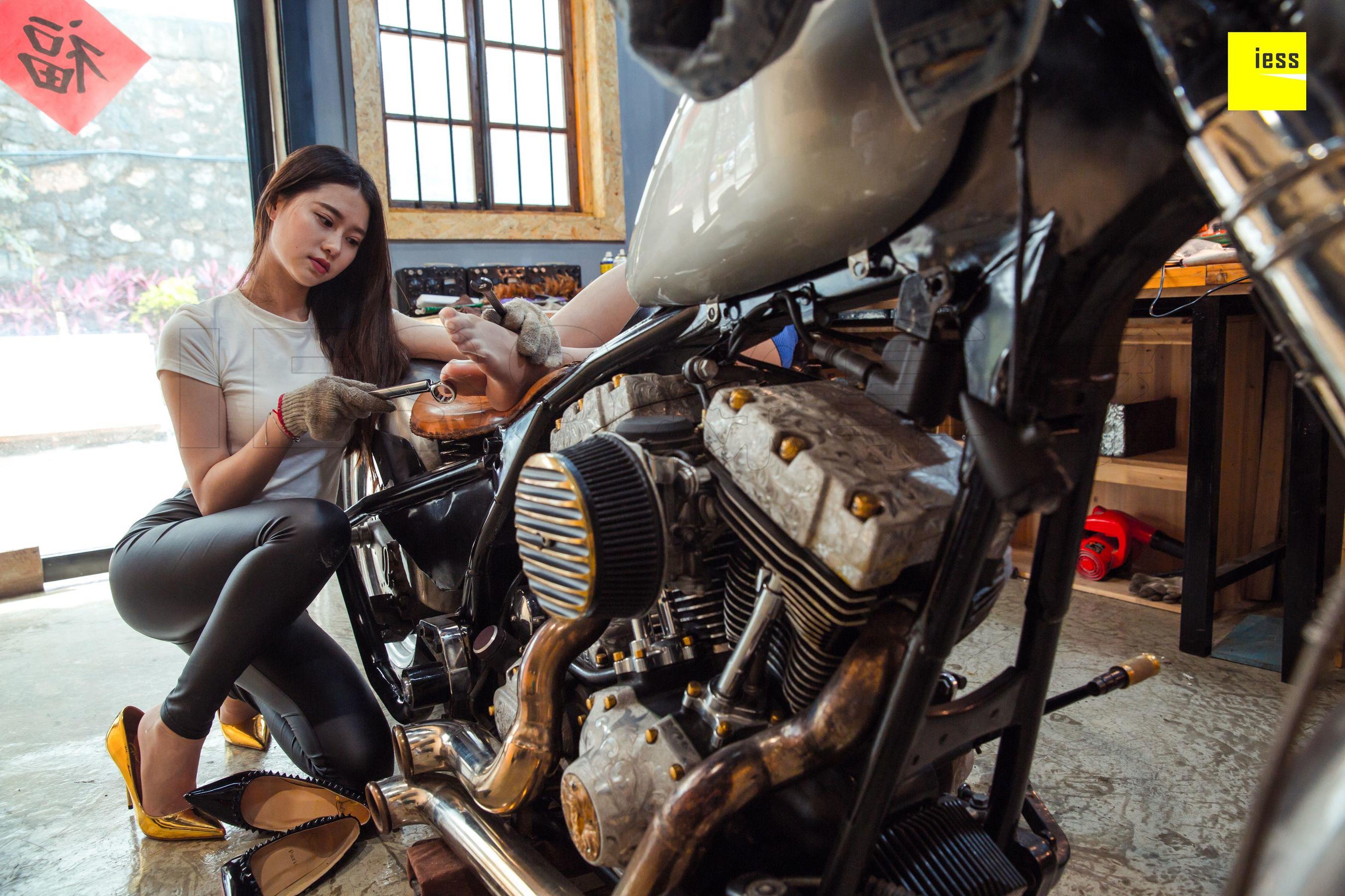 DJ&佳佳《典藏级机车之恋》 [异思趣向IESS] 《魔鬼周三》特刊22期_第3张