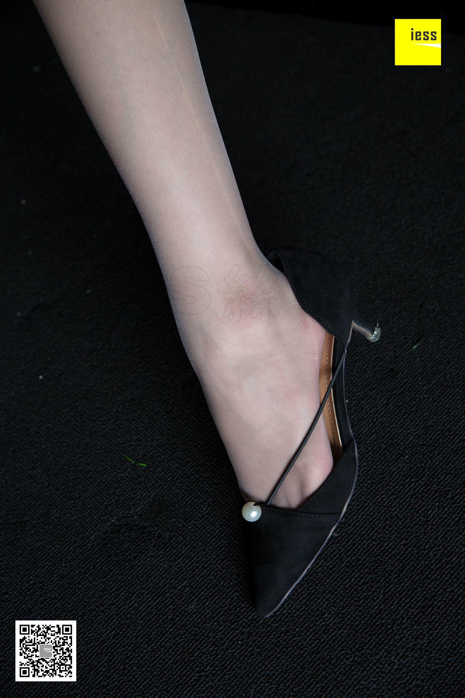 [异思趣向IESS] 丝享家266 名利姐 《足模姐姐玩灰丝》_第5张