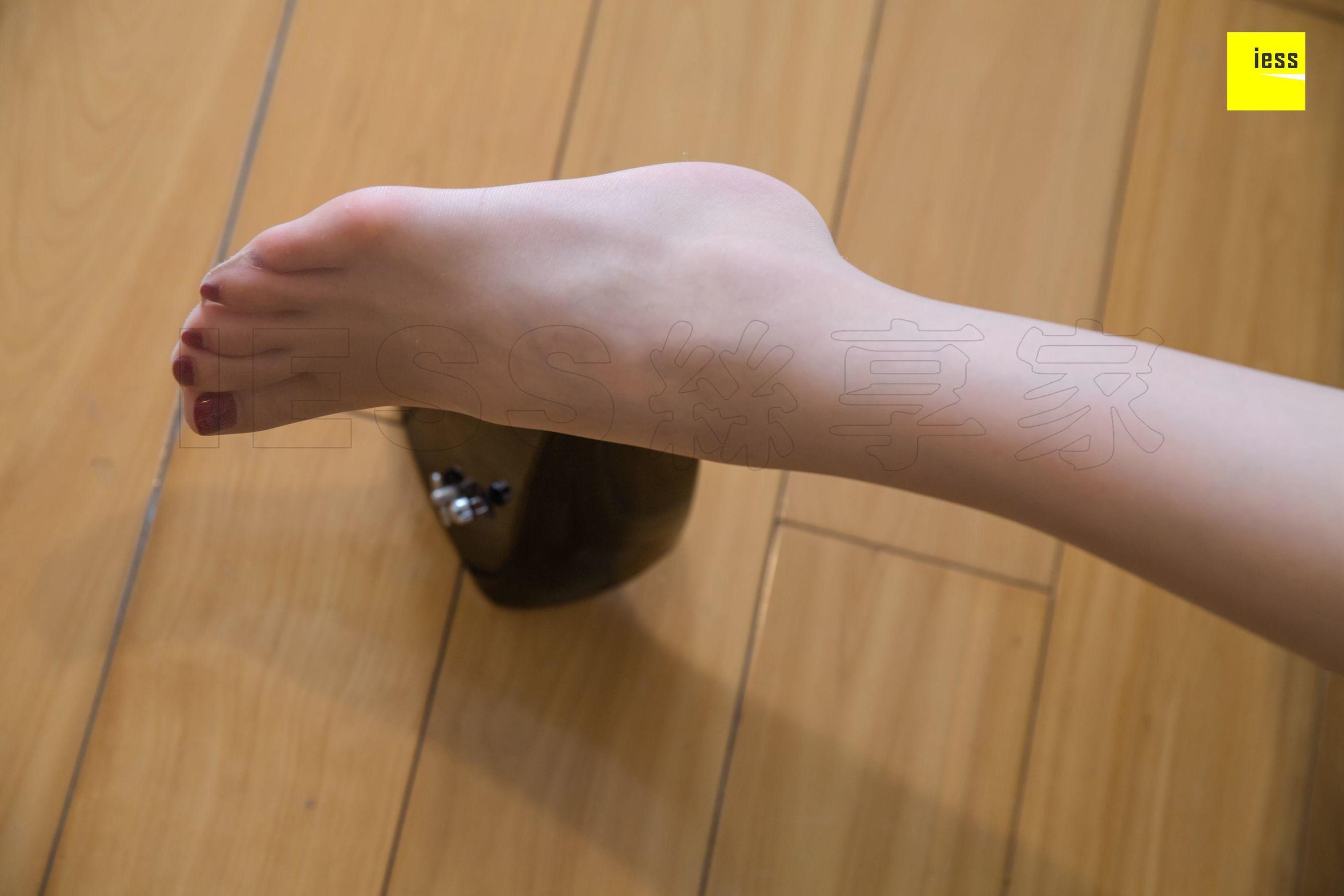 [异思趣向IESS] 丝享家314 七七 《沙发慵懒的美人》_第1张