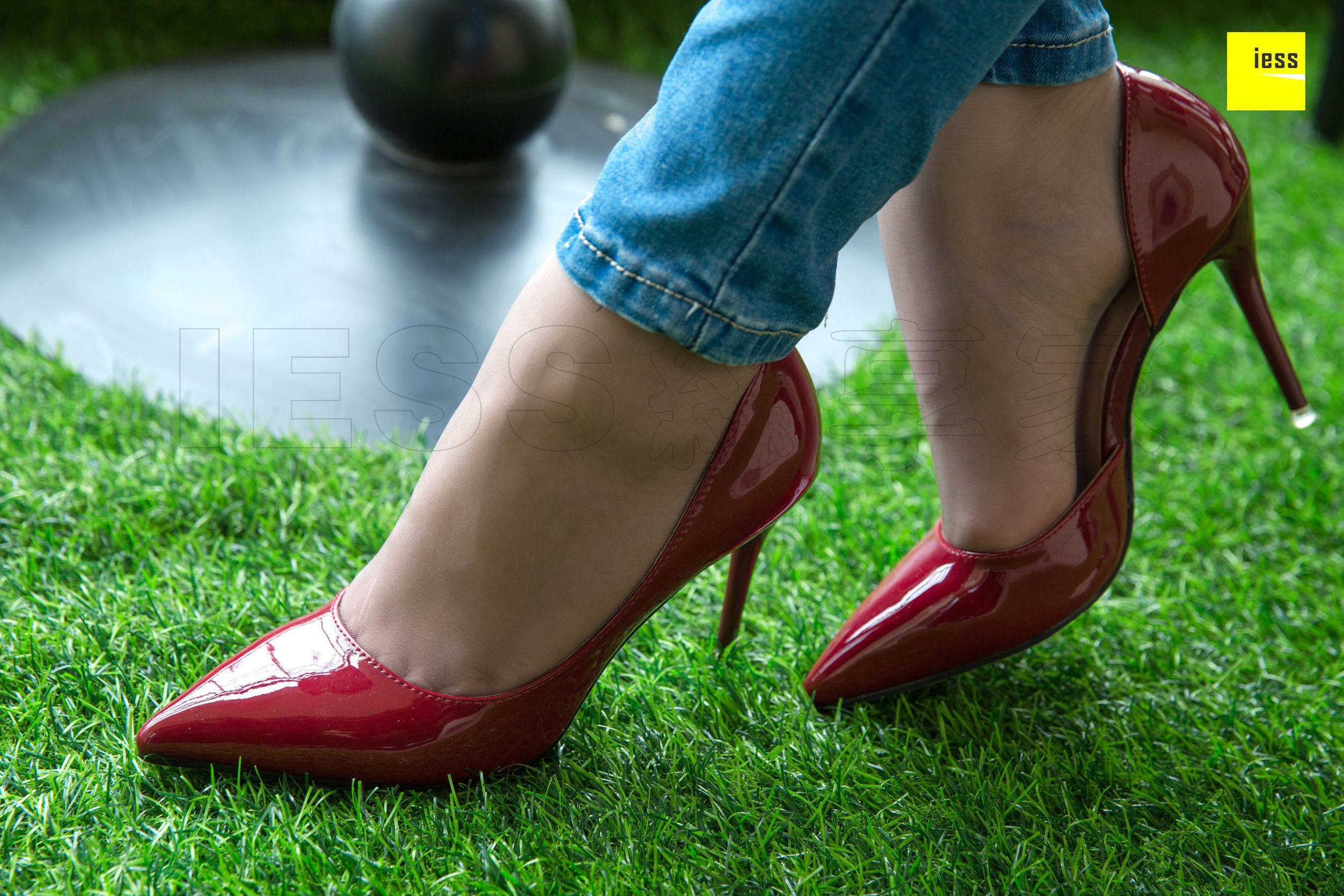 [异思趣向IESS] 模特名利姐 《好大的一个洞》_第4张