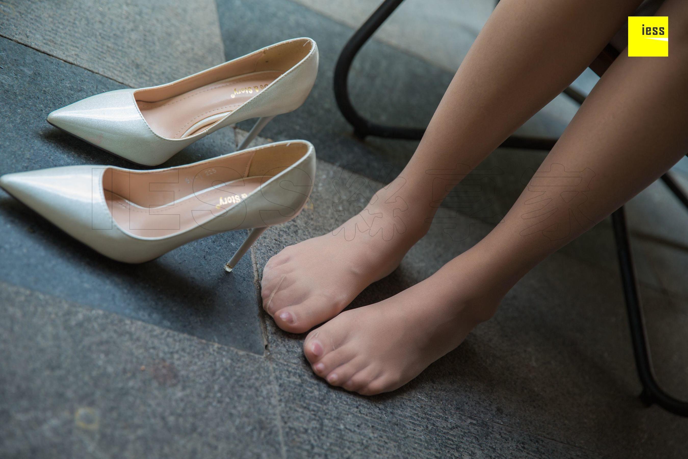 [异思趣向IESS] 模特婉萍 《婉萍的Q弹脚趾》_第2张