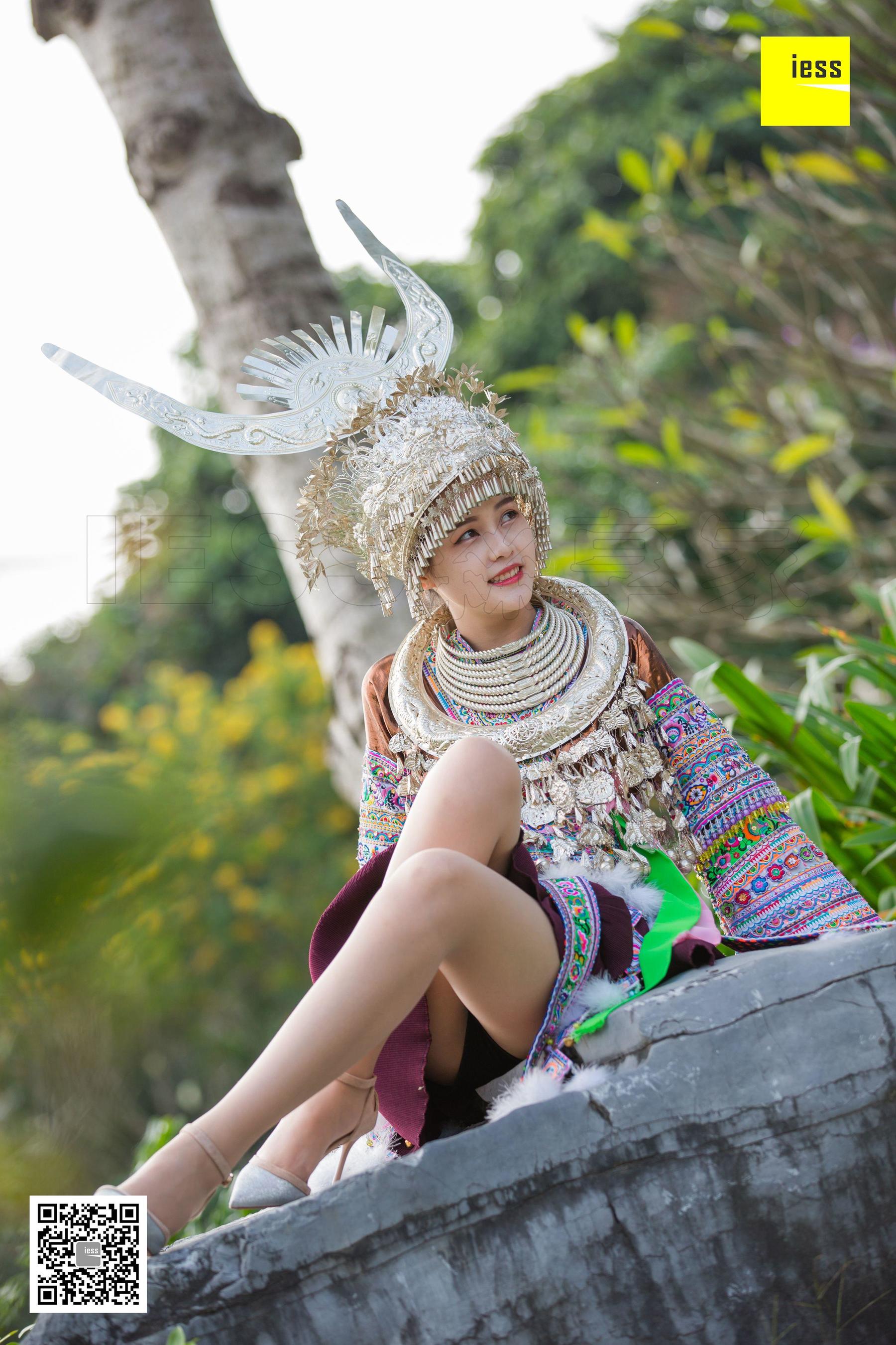 [异思趣向IESS] 模特 九妹《穿丝袜的苗族九妹》_第3张