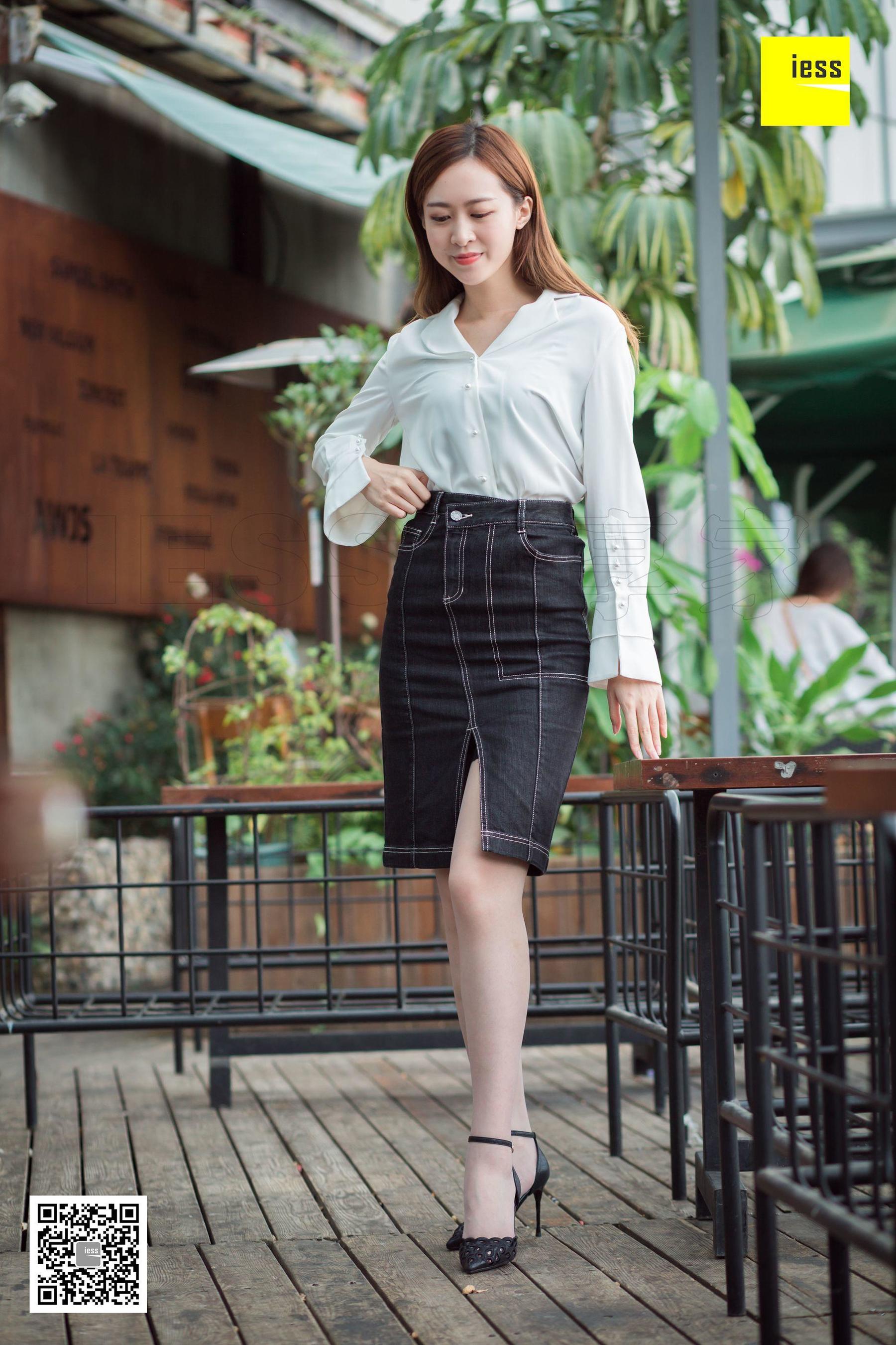 [异思趣向IESS] 模特紫紫《紫紫知性灰丝》_第1张