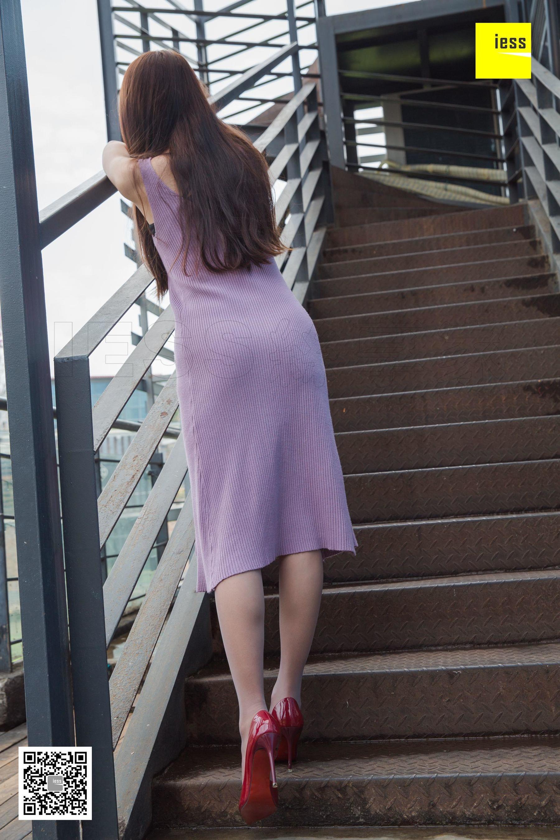 [异思趣向IESS]  模特：婉萍 《婉萍祝大家元旦快乐》_第1张