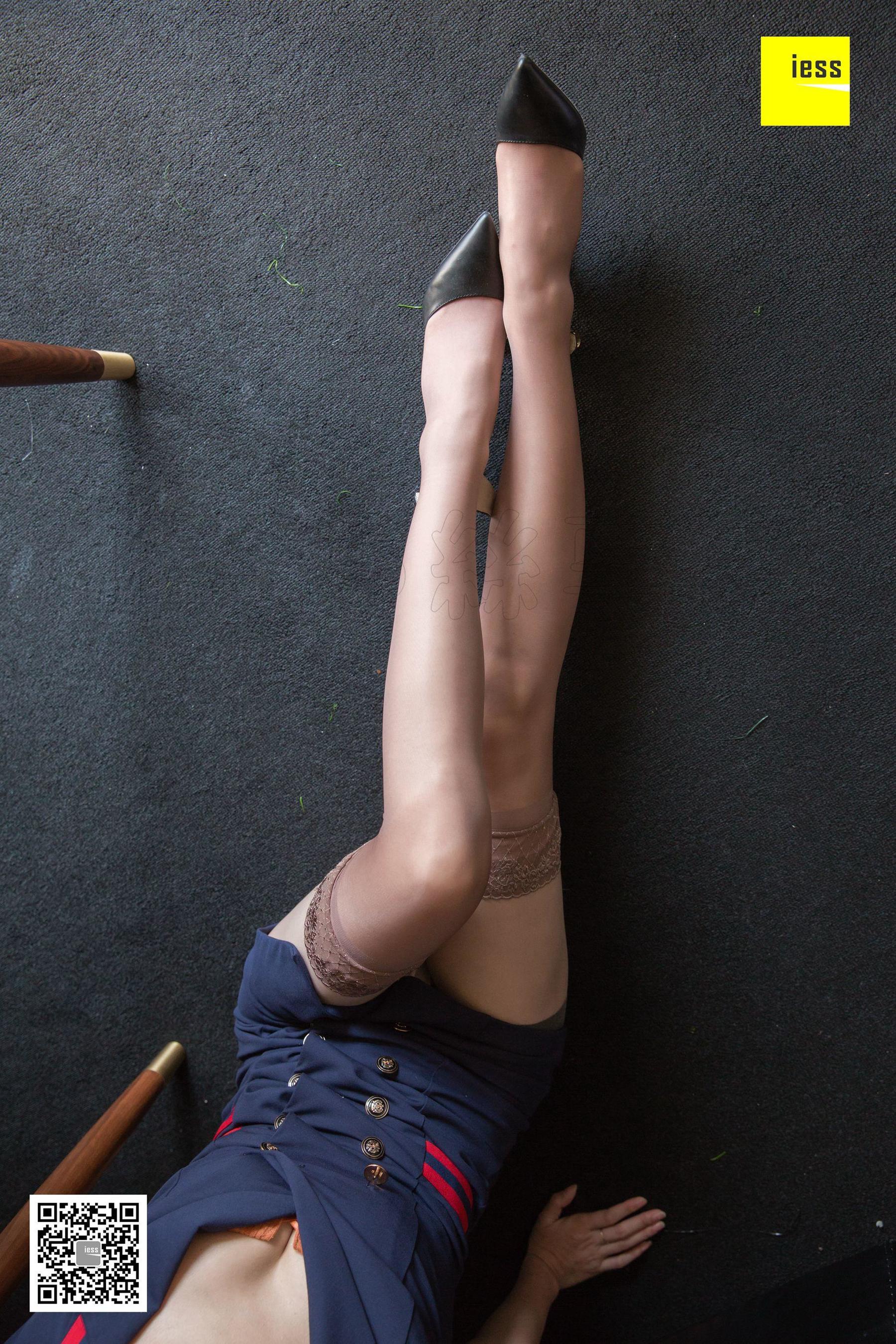 [异思趣向IESS] 模特 秋秋 《秋姐的双层袜子》_第1张