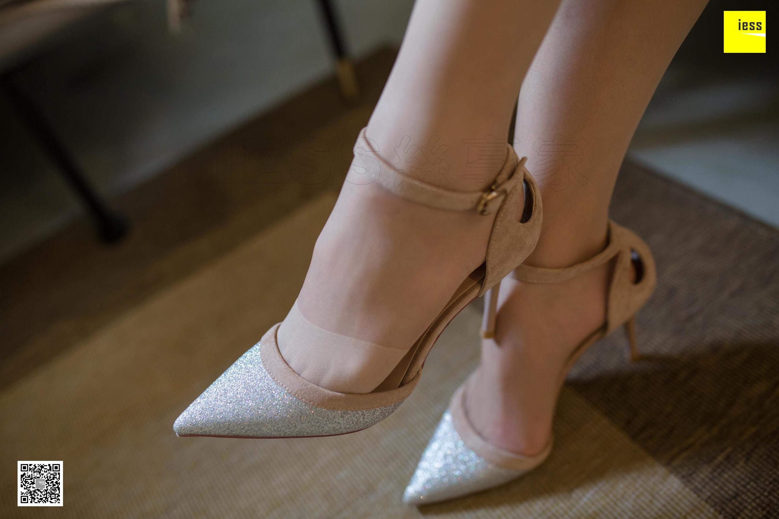 [异思趣向IESS] 模特 秋秋 《秋秋粉嫩脚尖加固》_第1张