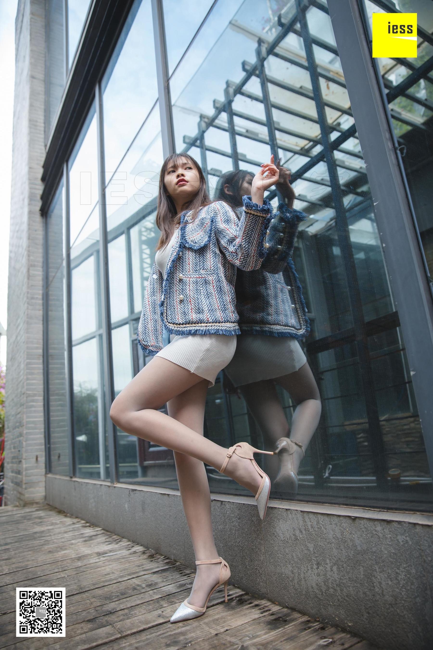 [异思趣向IESS] 模特：七七 《七七小香风街拍》_第2张