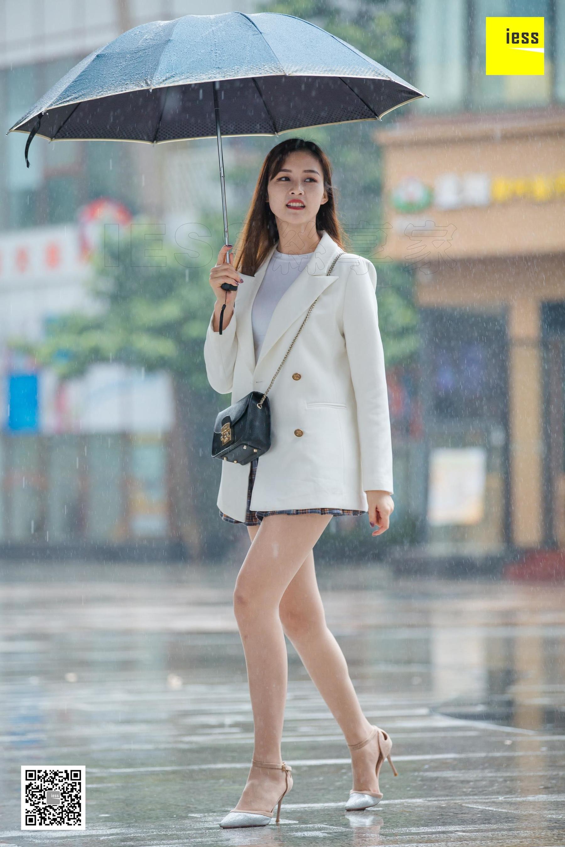 [异思趣向IESS] 模特：九妹 《九妹雨中漫步》_第2张