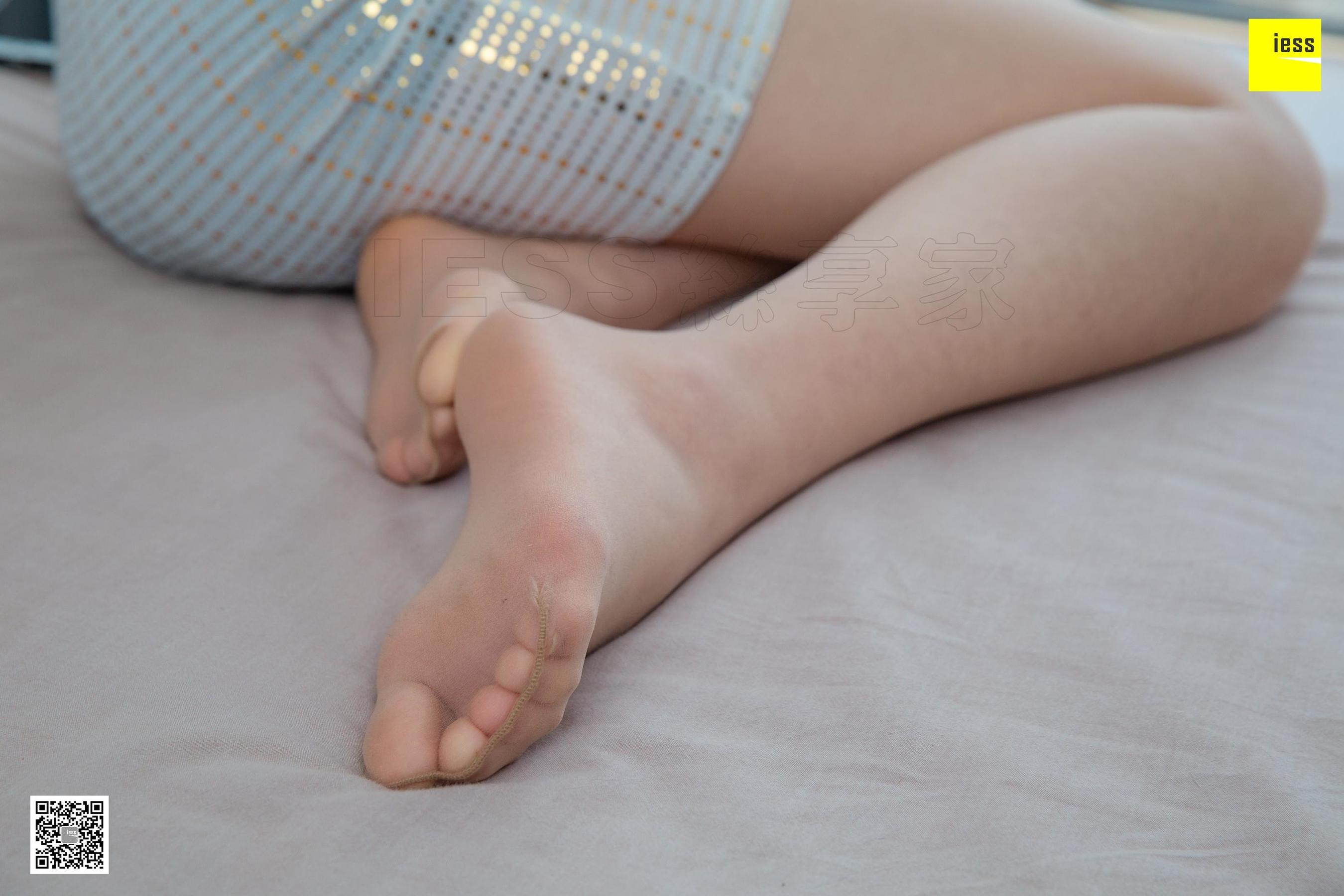 [异思趣向IESS] 模特：姗姗 《姗姗的透明平底鞋》_第1张