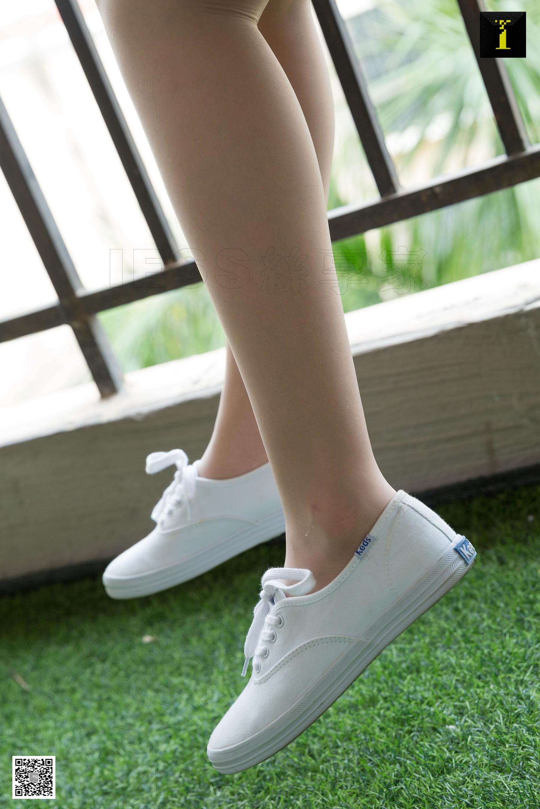 [异思趣向IESS] 模特：可乐 《JK也可以妩媚》_第2张