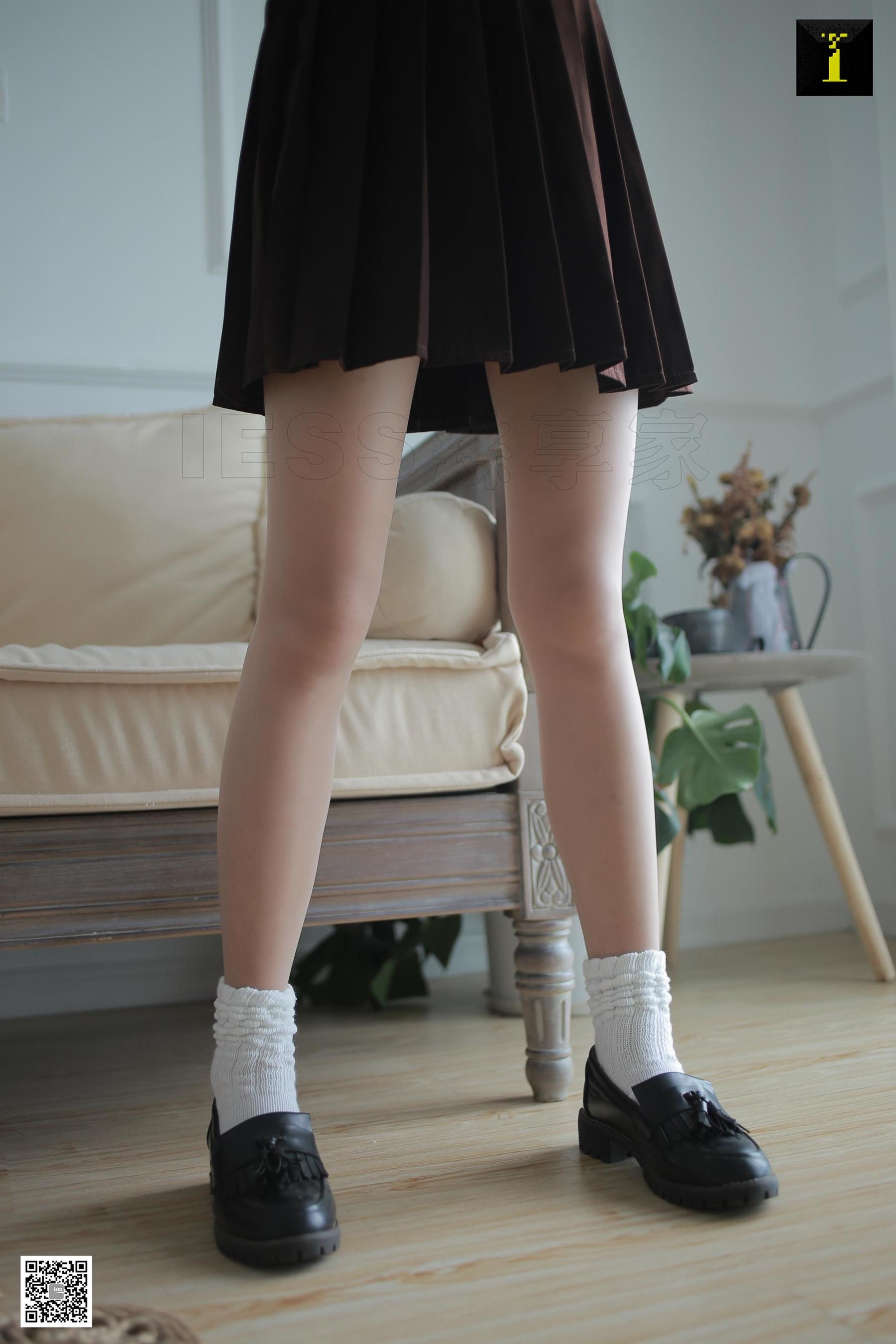 [IESS异思趣向] 模特：小衫 《小衫初尝JK棉袜》_第3张