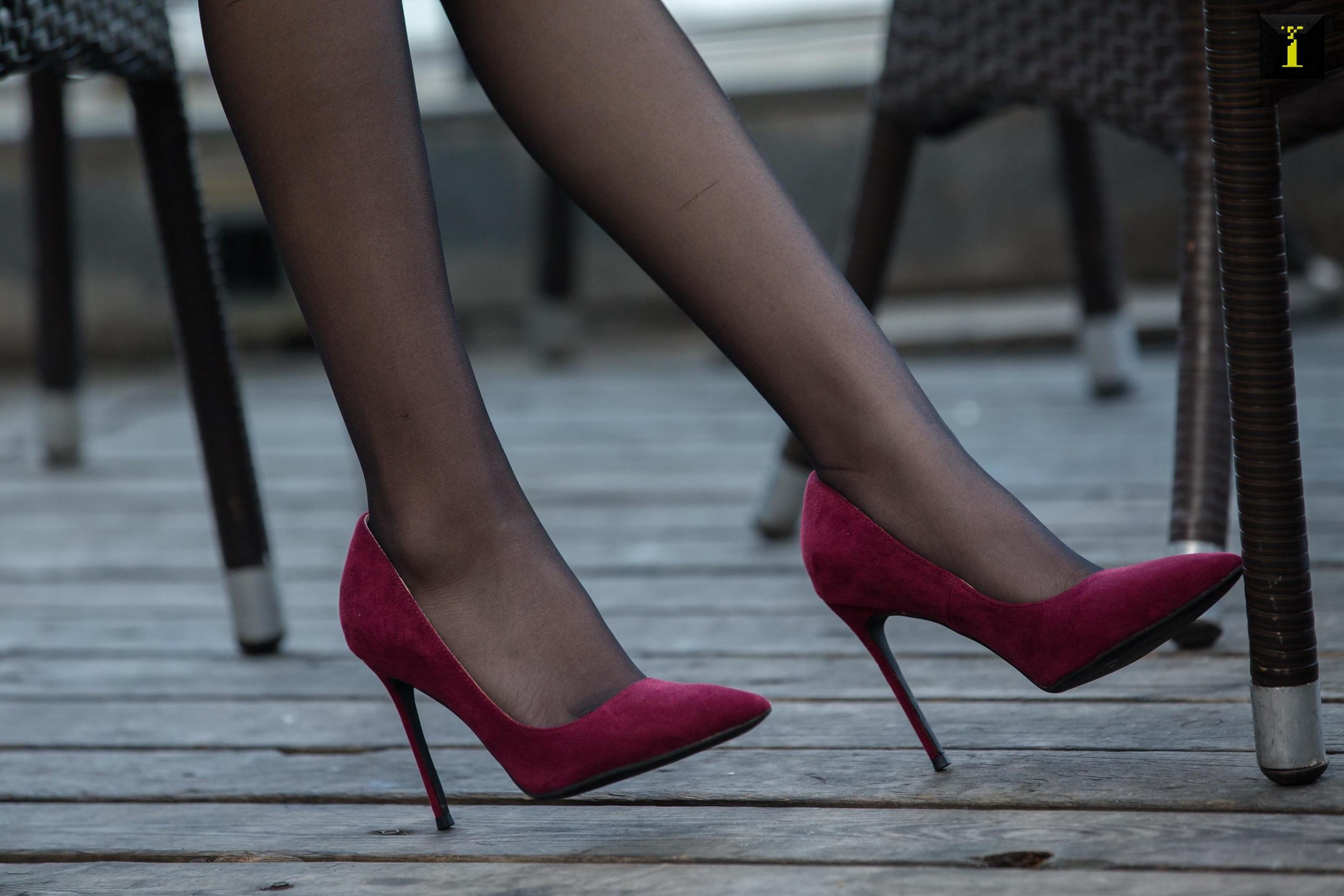 [异思趣向IESS] 可乐 《冬季专属绒面高跟》_第1张