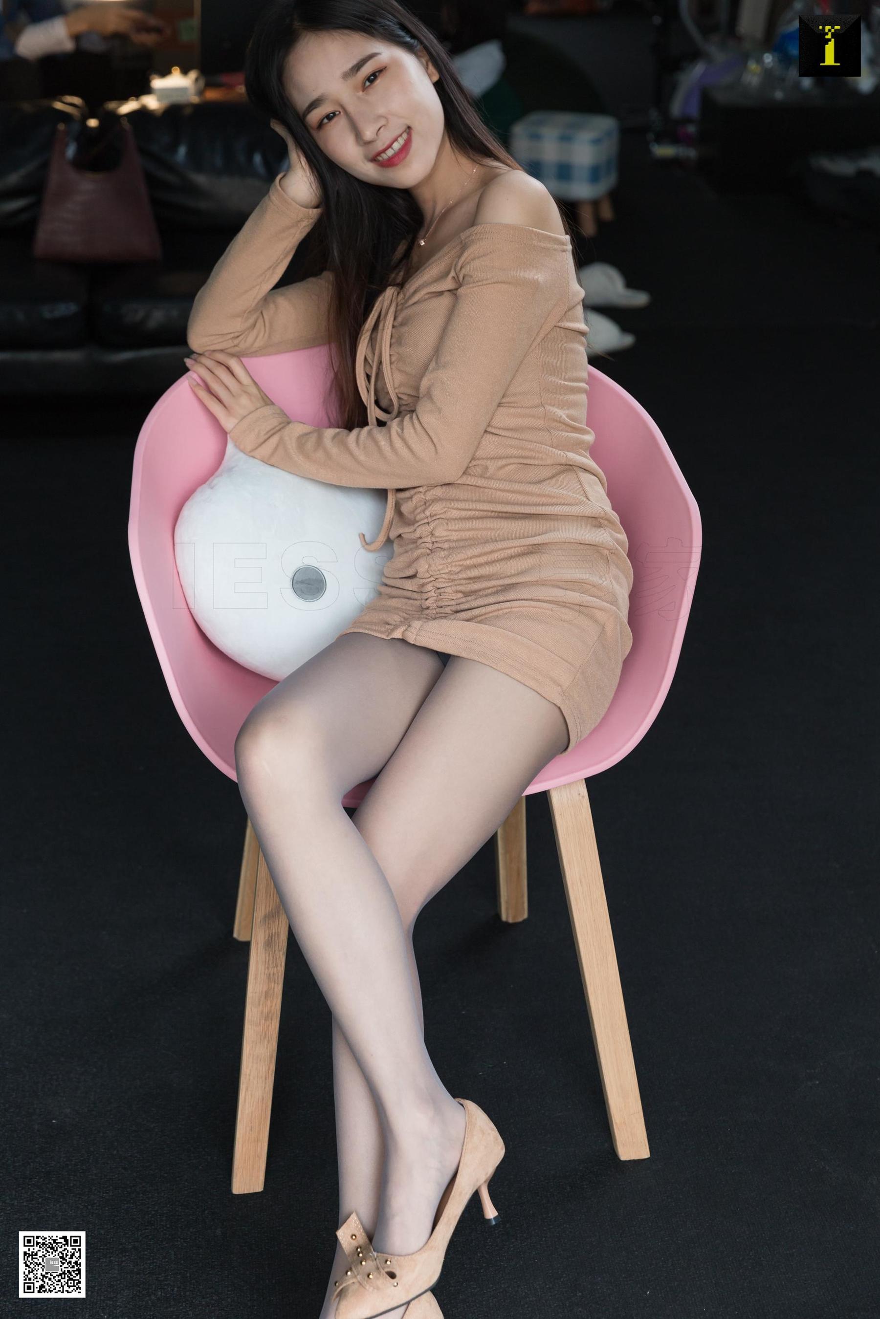 [异思趣向IESS] 模特美子 《高级驼色系》_第4张