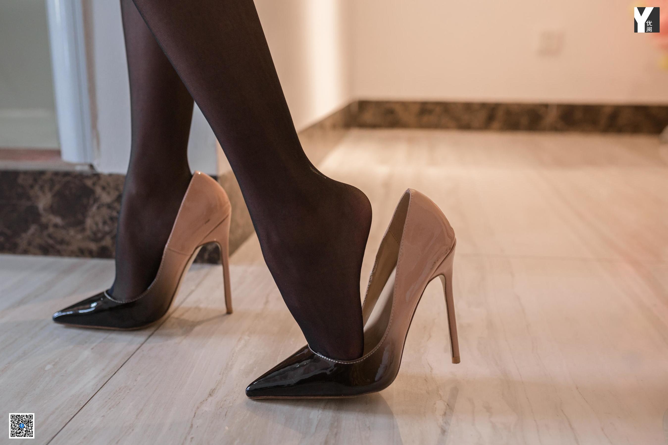 [异思趣向IESS] 模特 婉萍 《观摩旗袍拍摄》_第2张