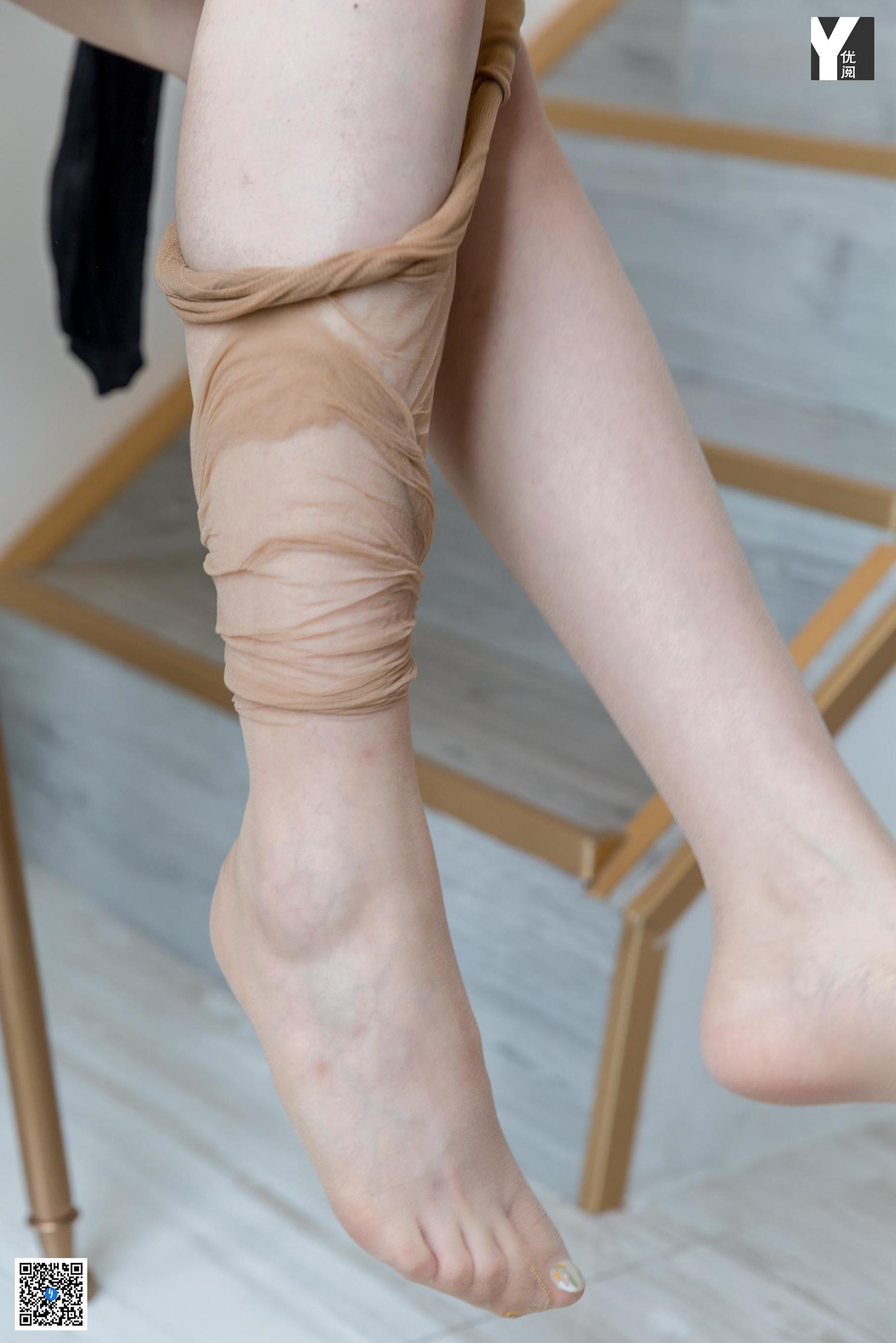 [IESS异思趣向] 模特：喵姐《潮御姐换丝》_第1张