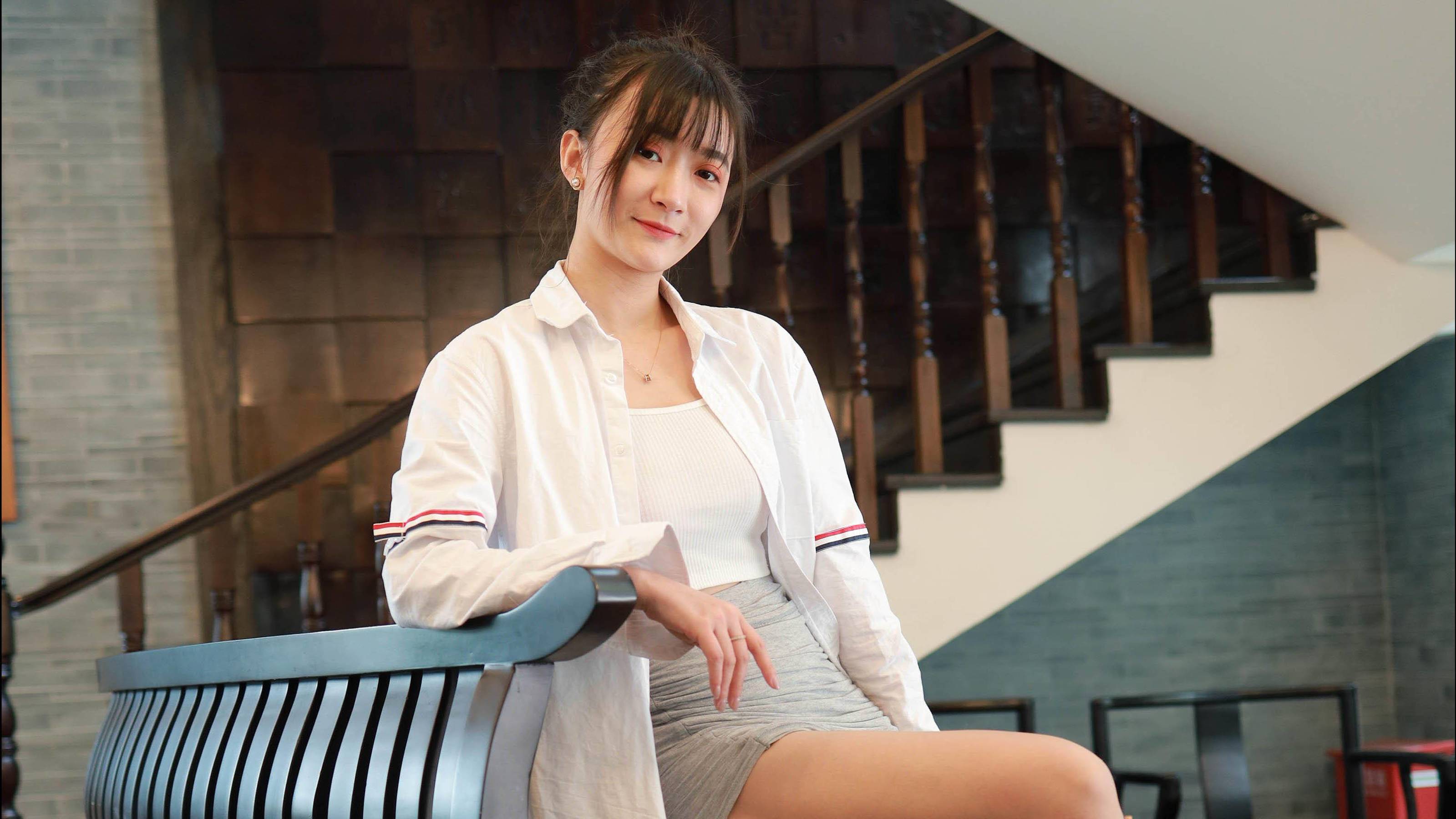 [IESS异思趣向] 丝享家 798：秋秋《姓感包臀裙》_第1张