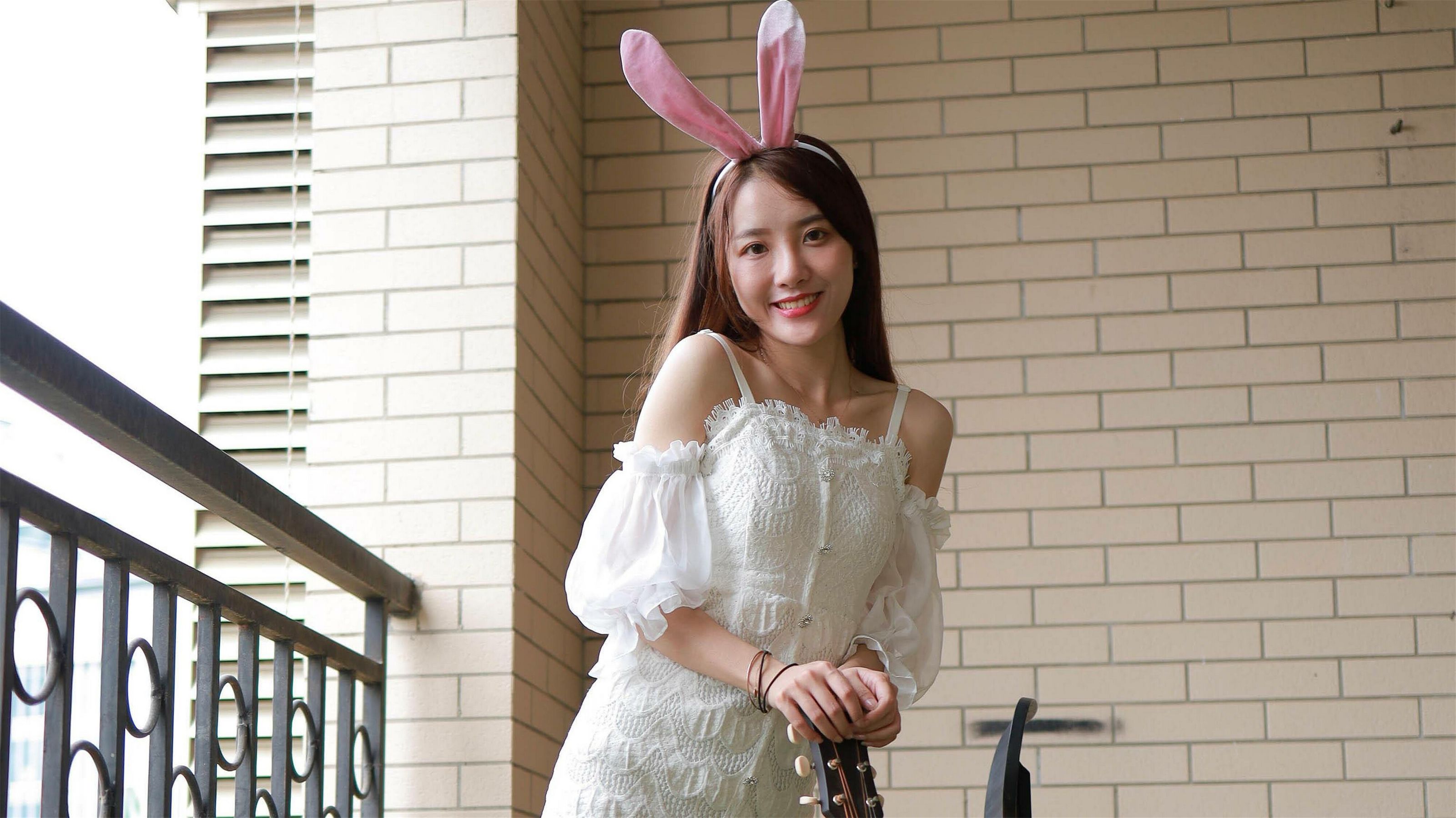 [IESS异思趣向] 丝享家 807：婉苹《小兔子乖乖》_第1张