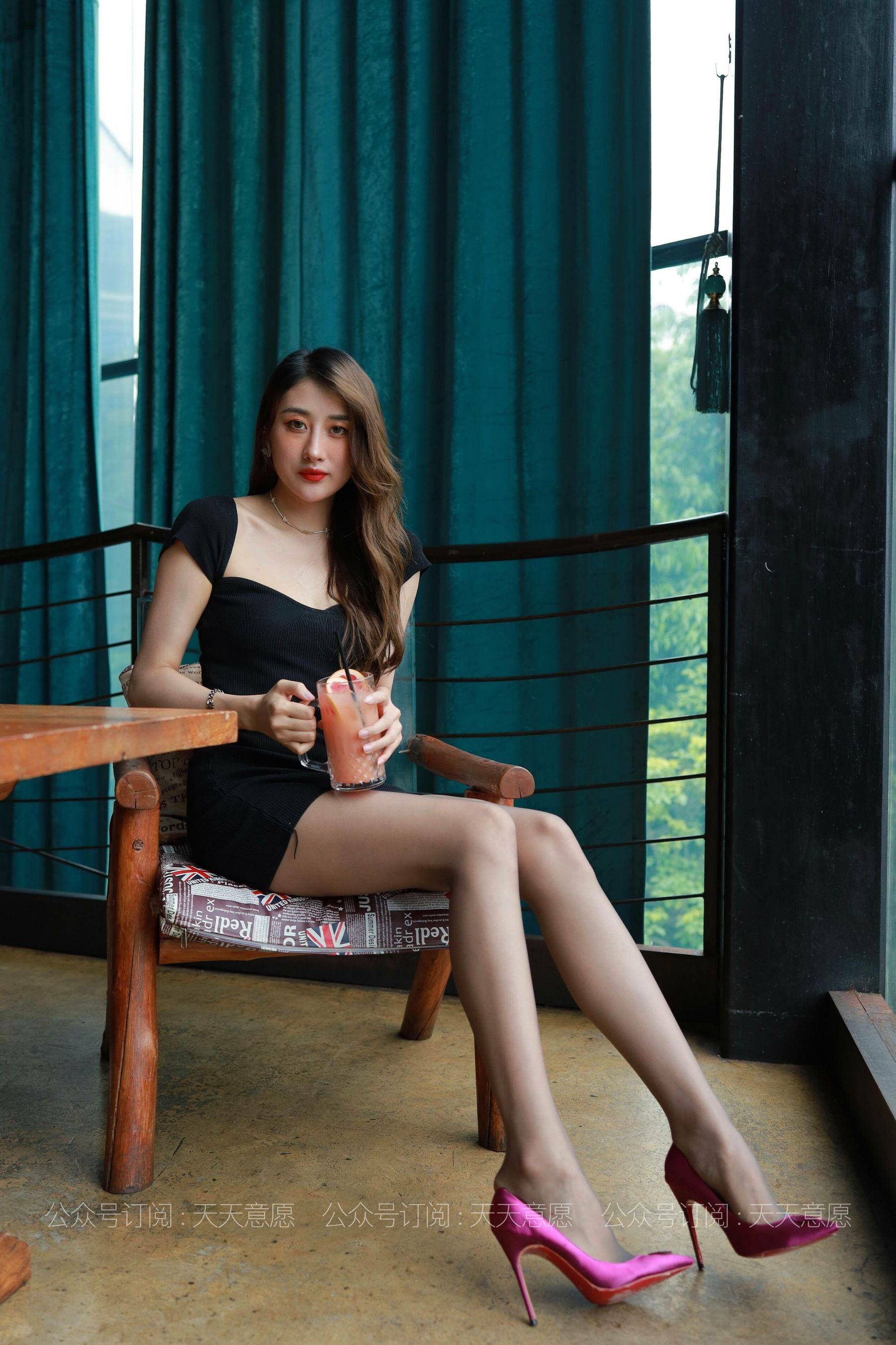 [IESS异思趣向] 丝享家 815：夏夏《灰丝长腿一米二》_第3张