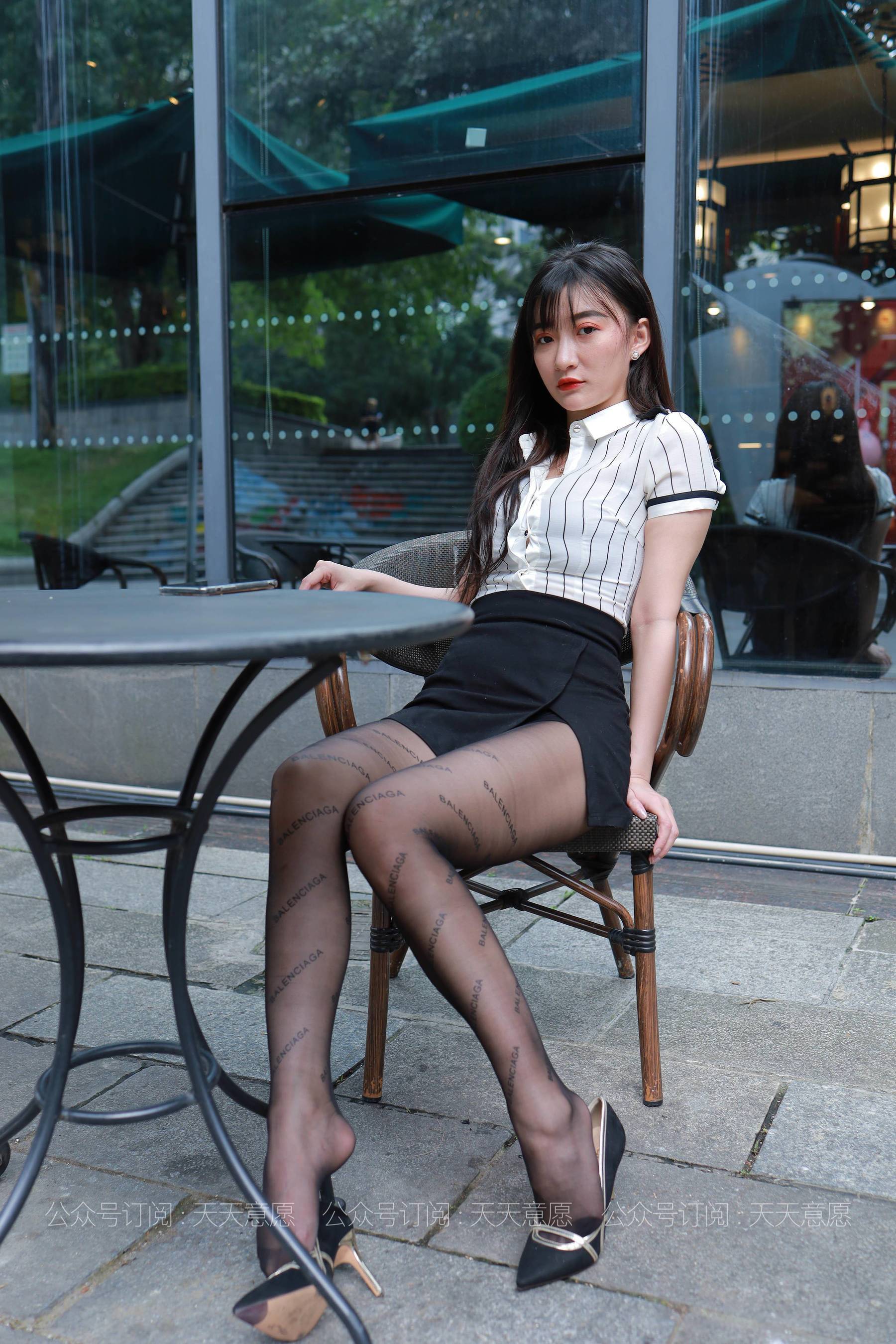 [IESS异思趣向] 丝享家 836：秋秋《字母黑丝》 丝袜美腿套图_第3张