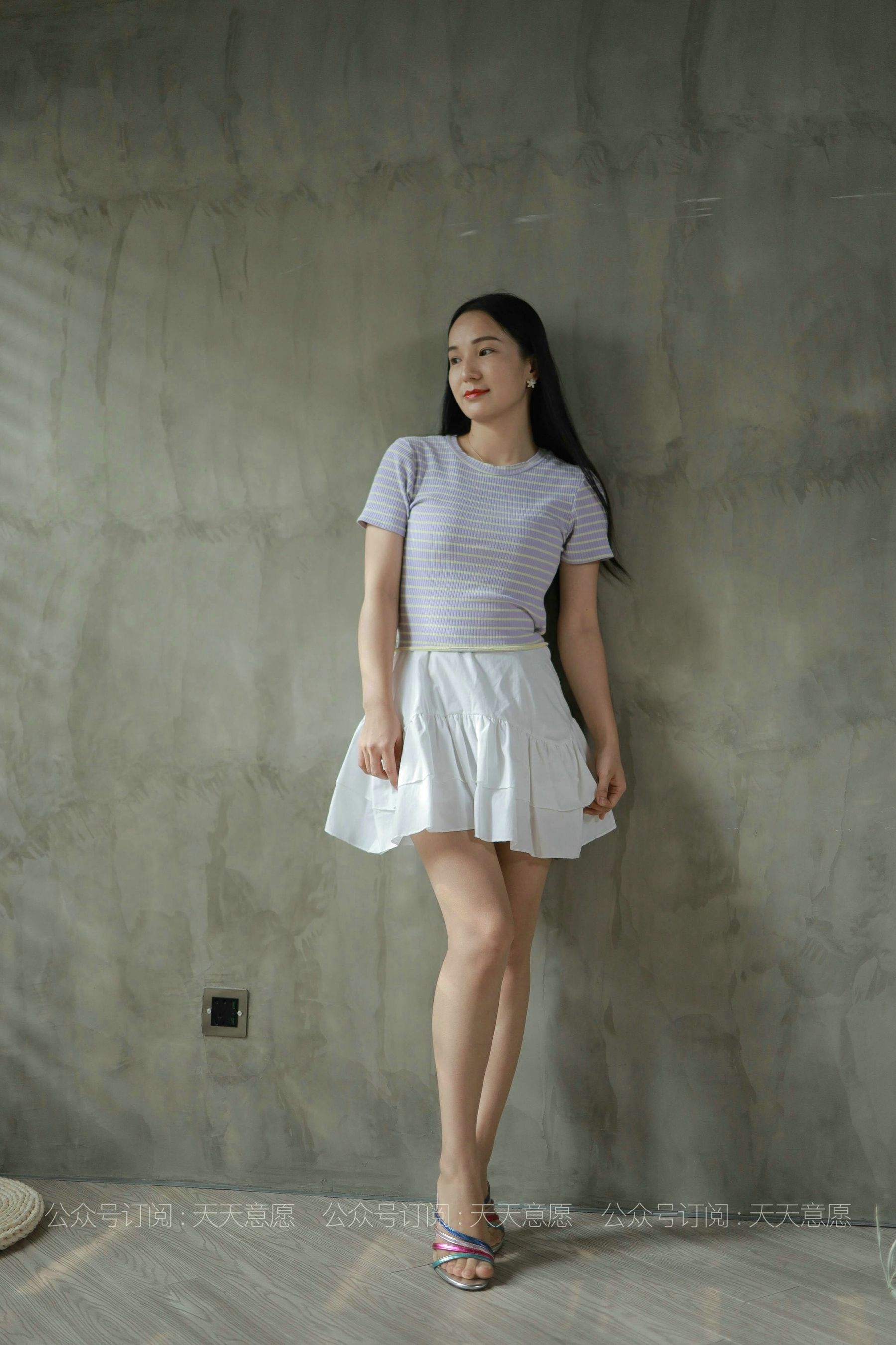 [IESS异思趣向]  模特：丽丽《轻熟玉姐 新人报道》_第1张