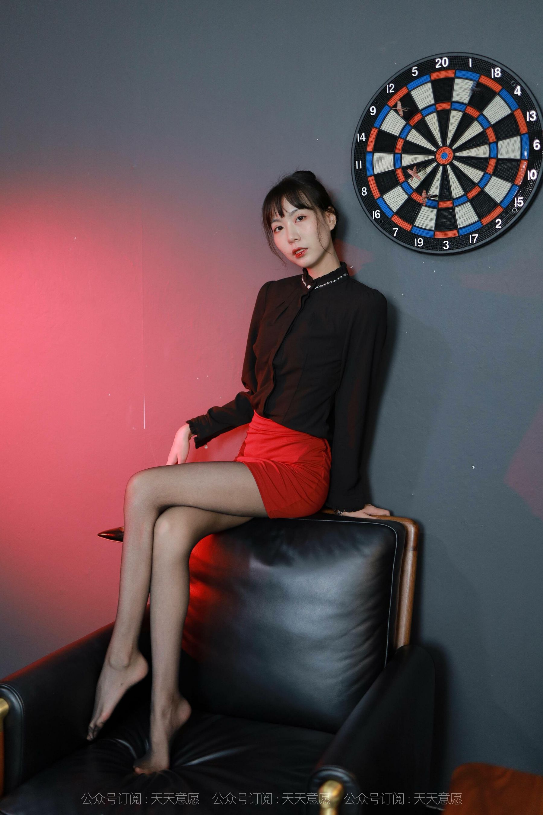 [IESS异思趣向]  模特：团团《性感红与黑》_第2张