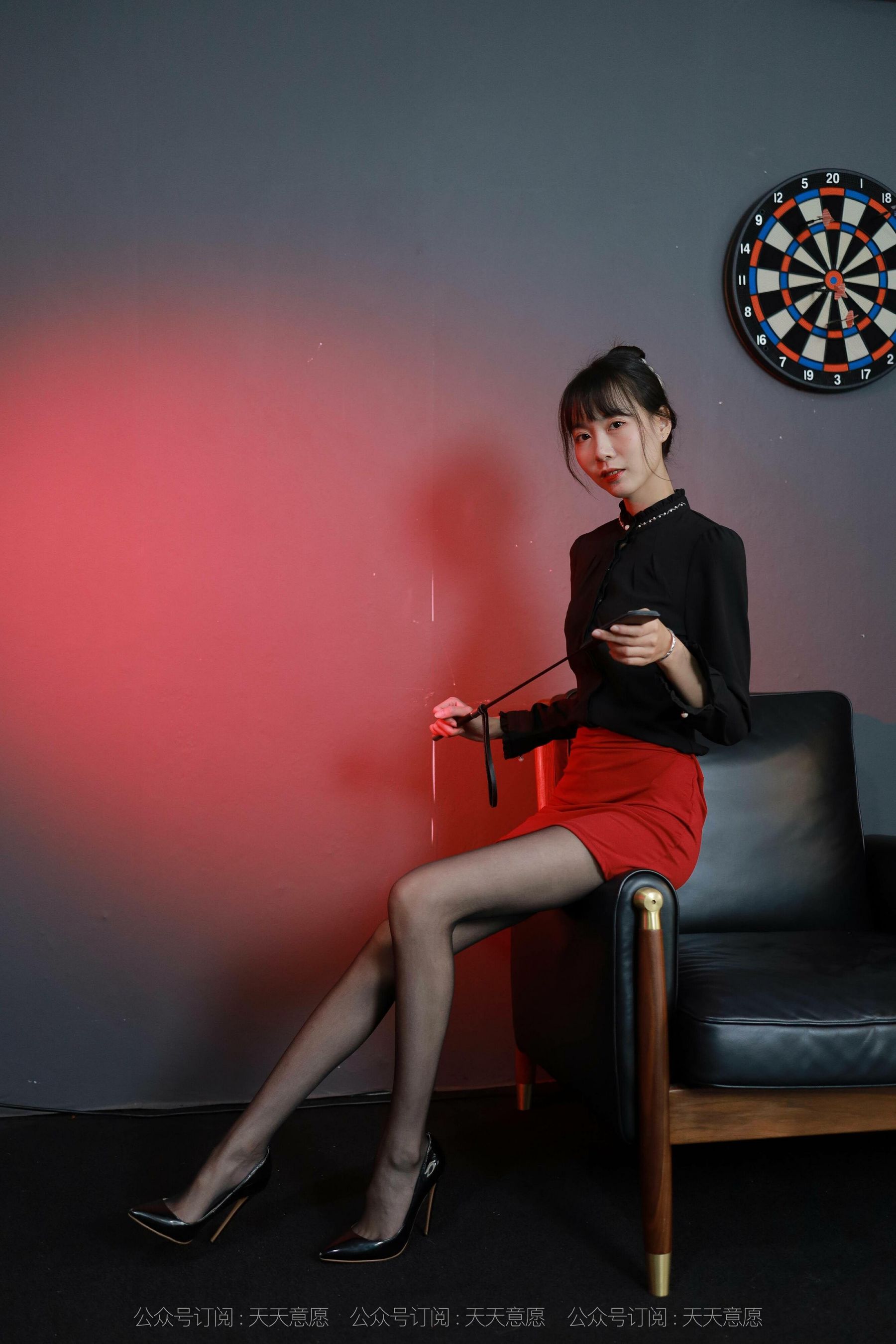 [IESS异思趣向]  模特：团团《性感红与黑》_第5张