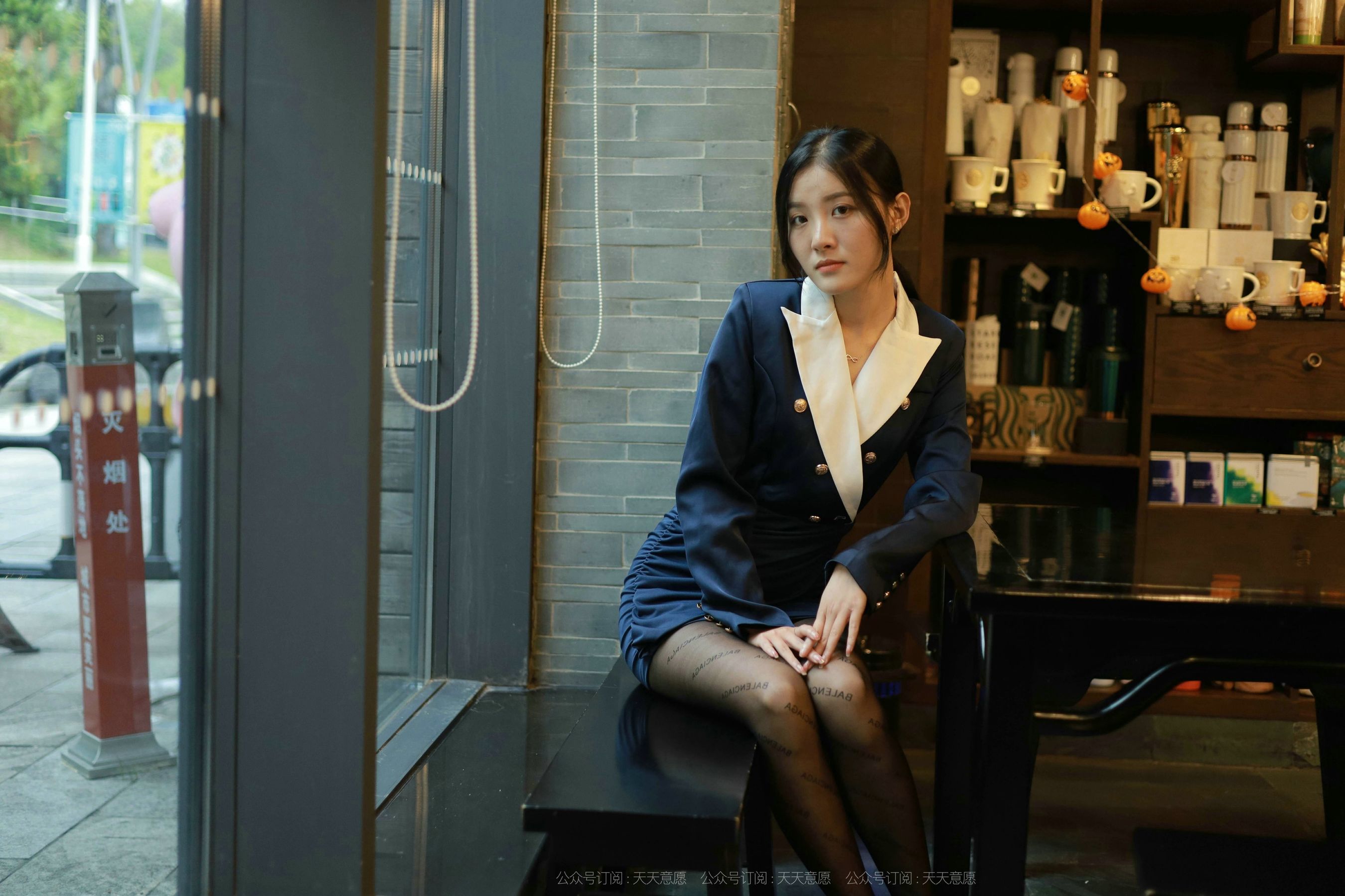 [IESS异思趣向]  模特：婉苹《OL性感包臀裙》_第1张