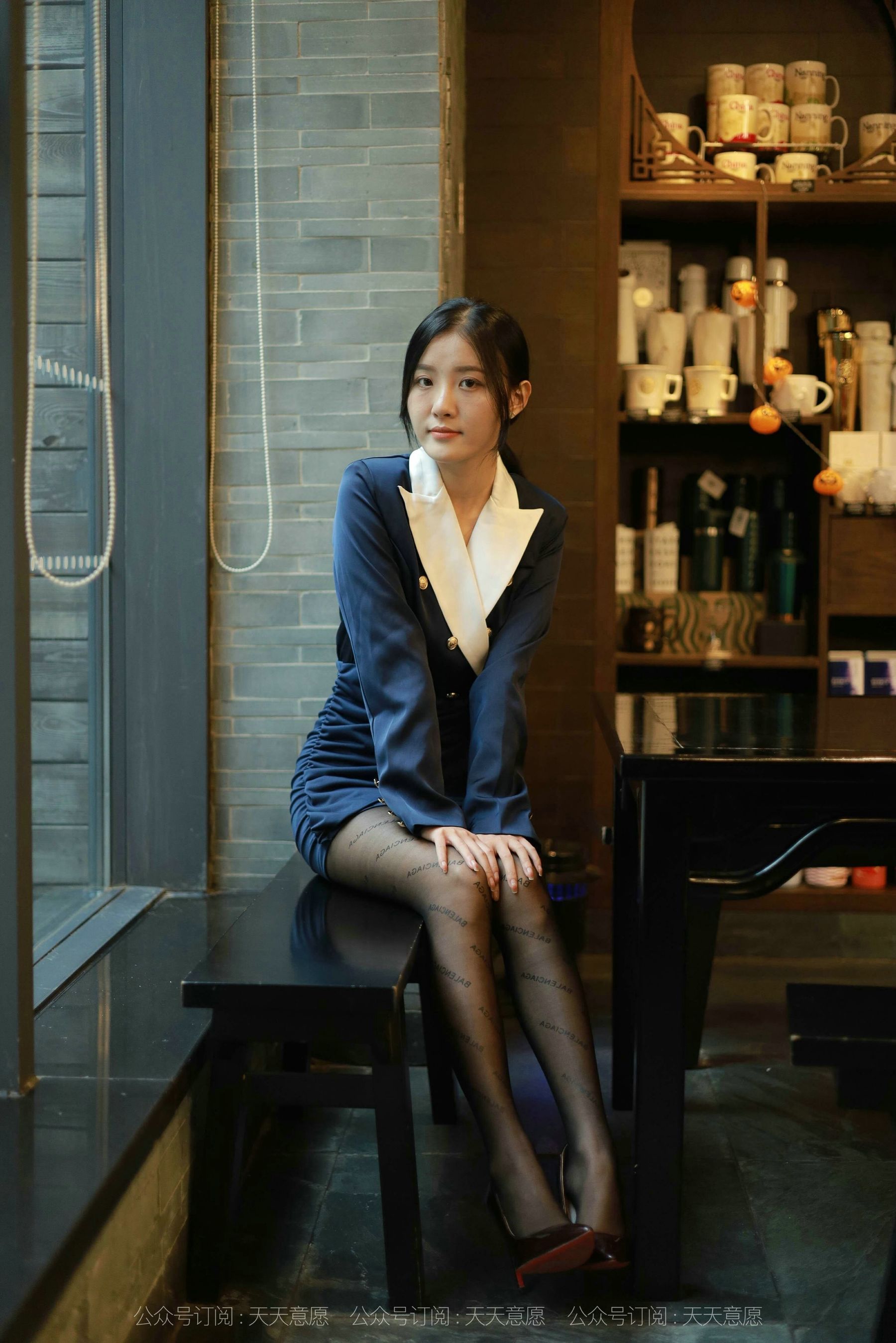 [IESS异思趣向]  模特：婉苹《OL性感包臀裙》_第2张