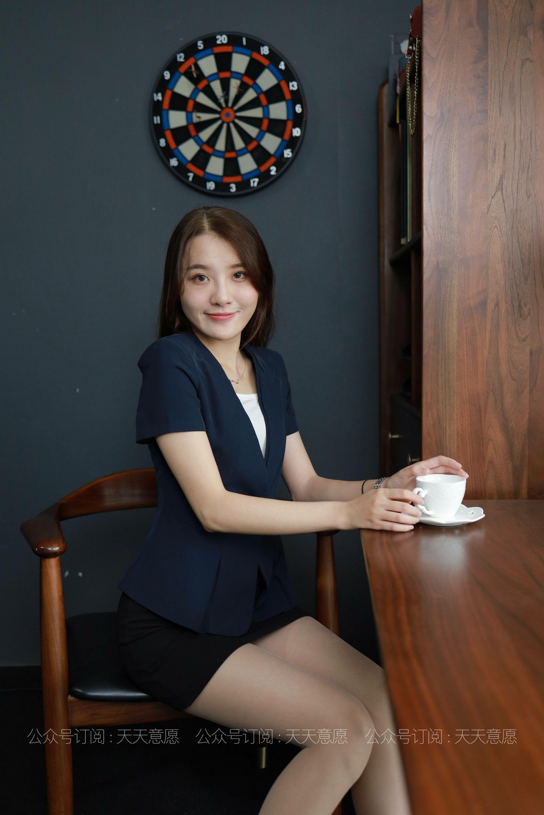 [IESS异思趣向]  模特：婉苹《最美女职员》_第5张