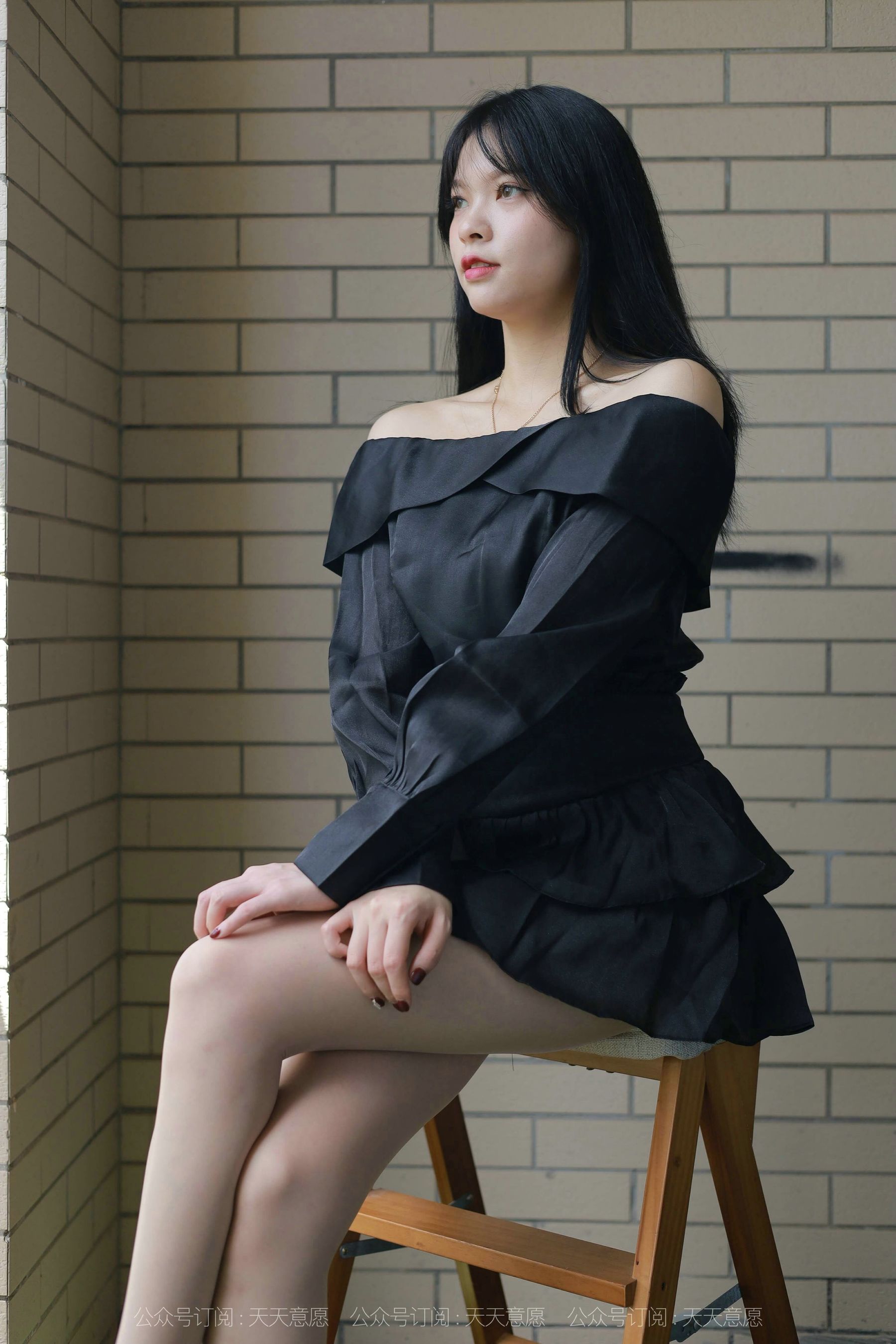 [IESS异思趣向]  模特：小七《一字肩短裙》_第4张