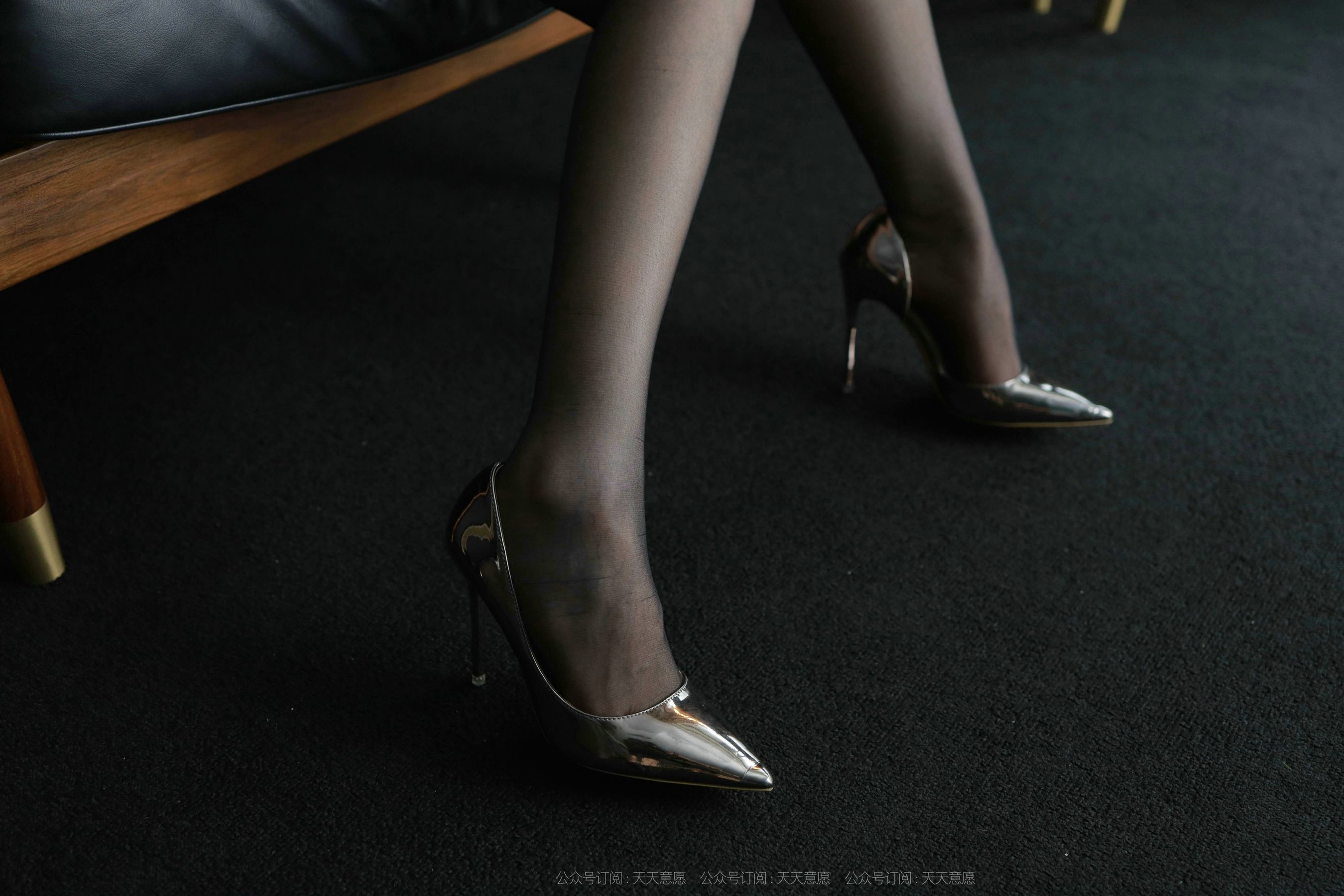 [IESS异思趣向]  模特：小七《灰色毛衣》_第3张