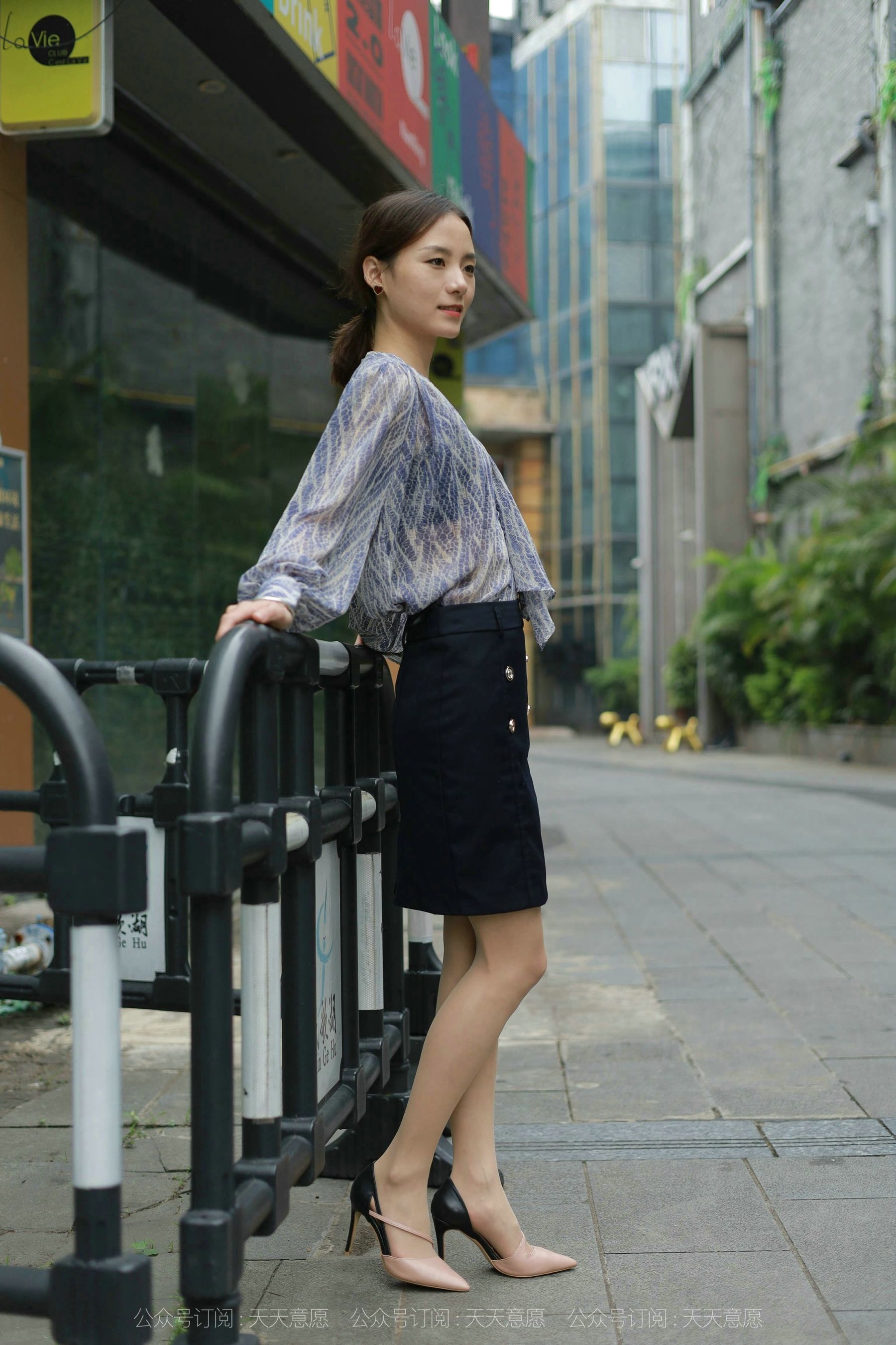 [IESS异思趣向]  模特：小六《带你去散步》_第1张