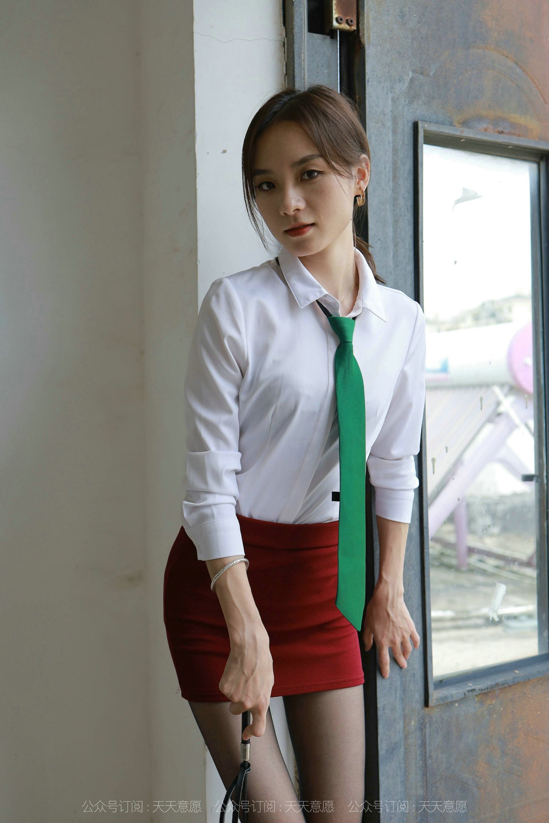 [IESS异思趣向]  模特：小六《狂野天台》_第3张