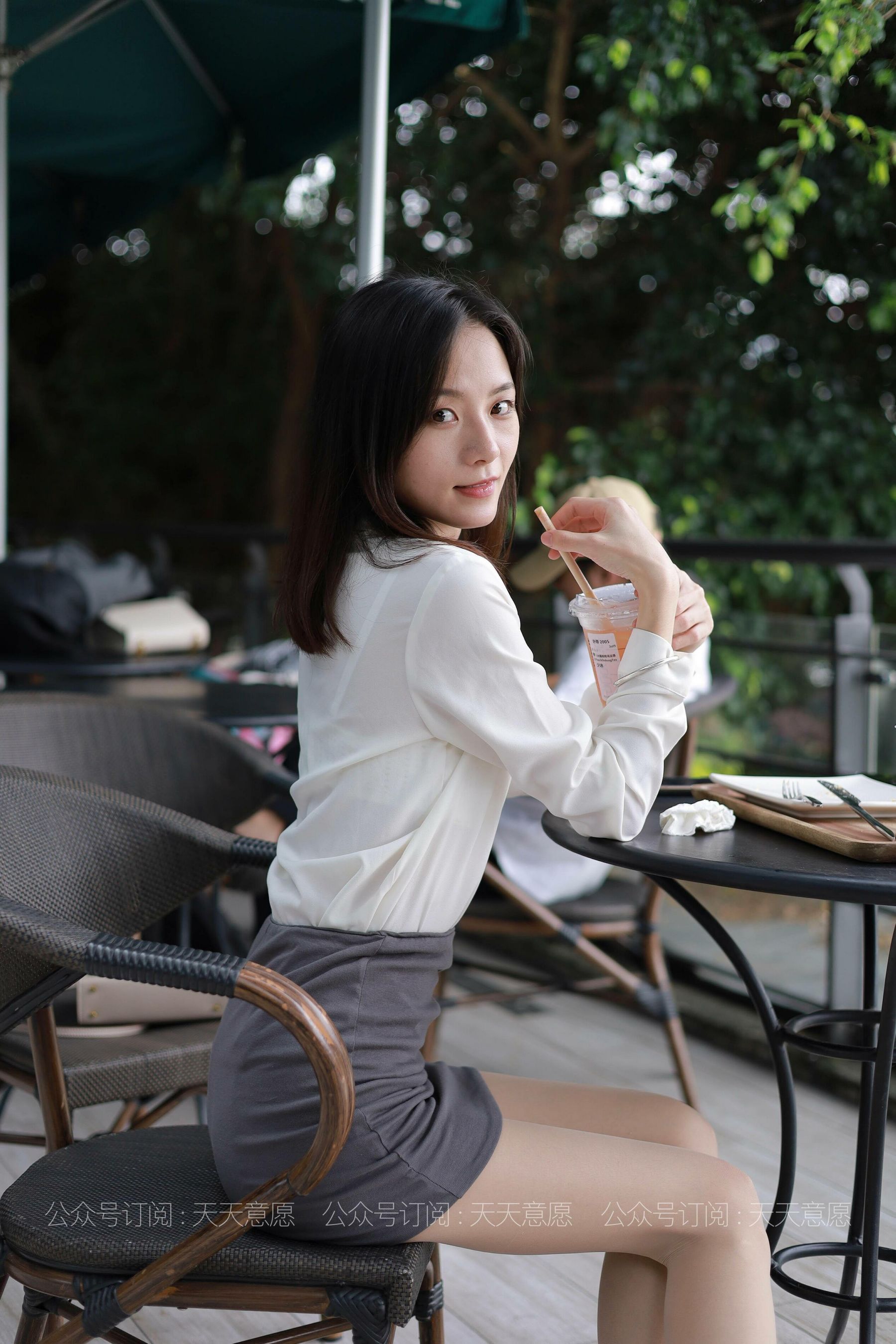 [IESS异思趣向]  模特：小六《白色OL装》_第3张