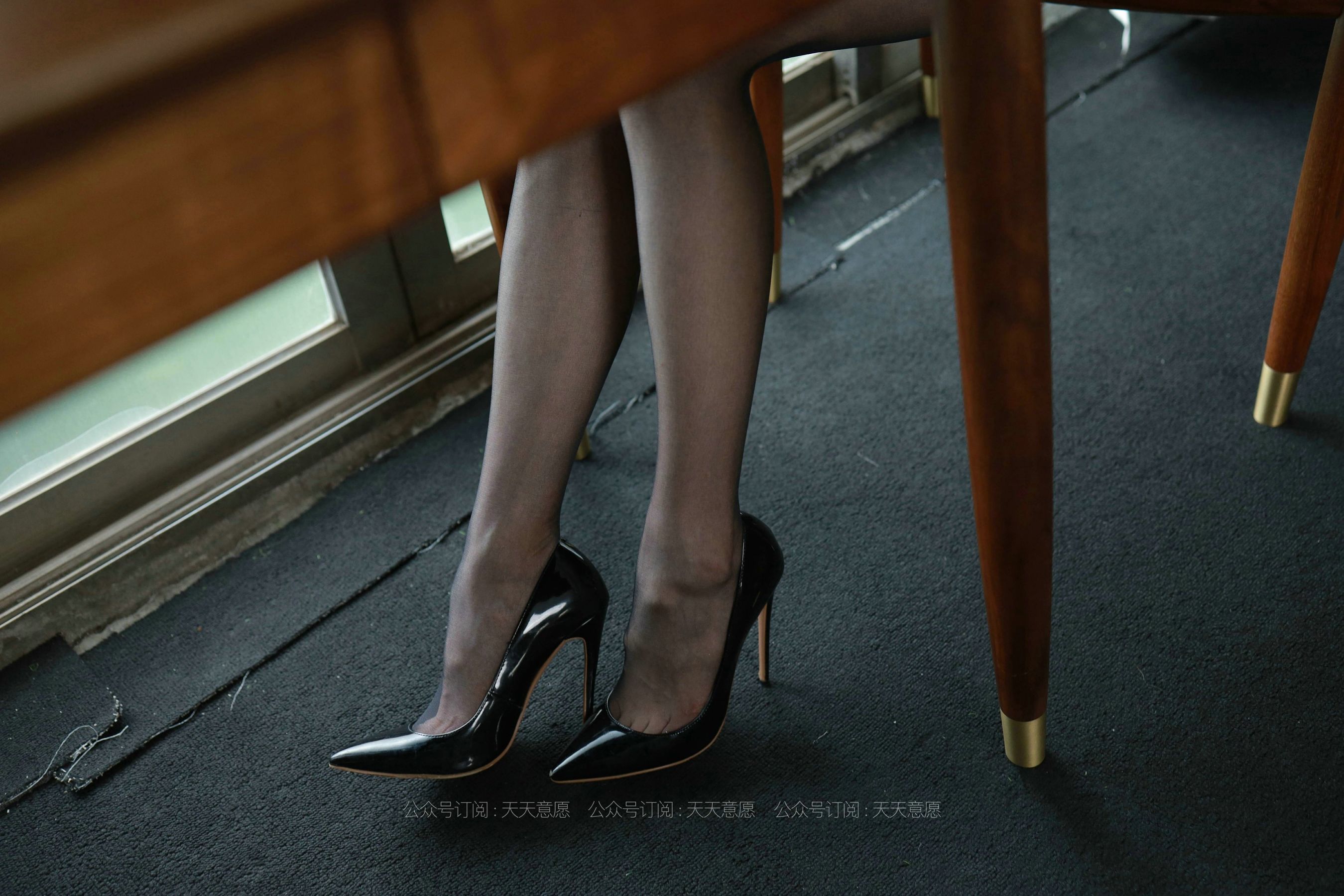 [IESS异思趣向]  模特：小六《美女办公室》_第2张