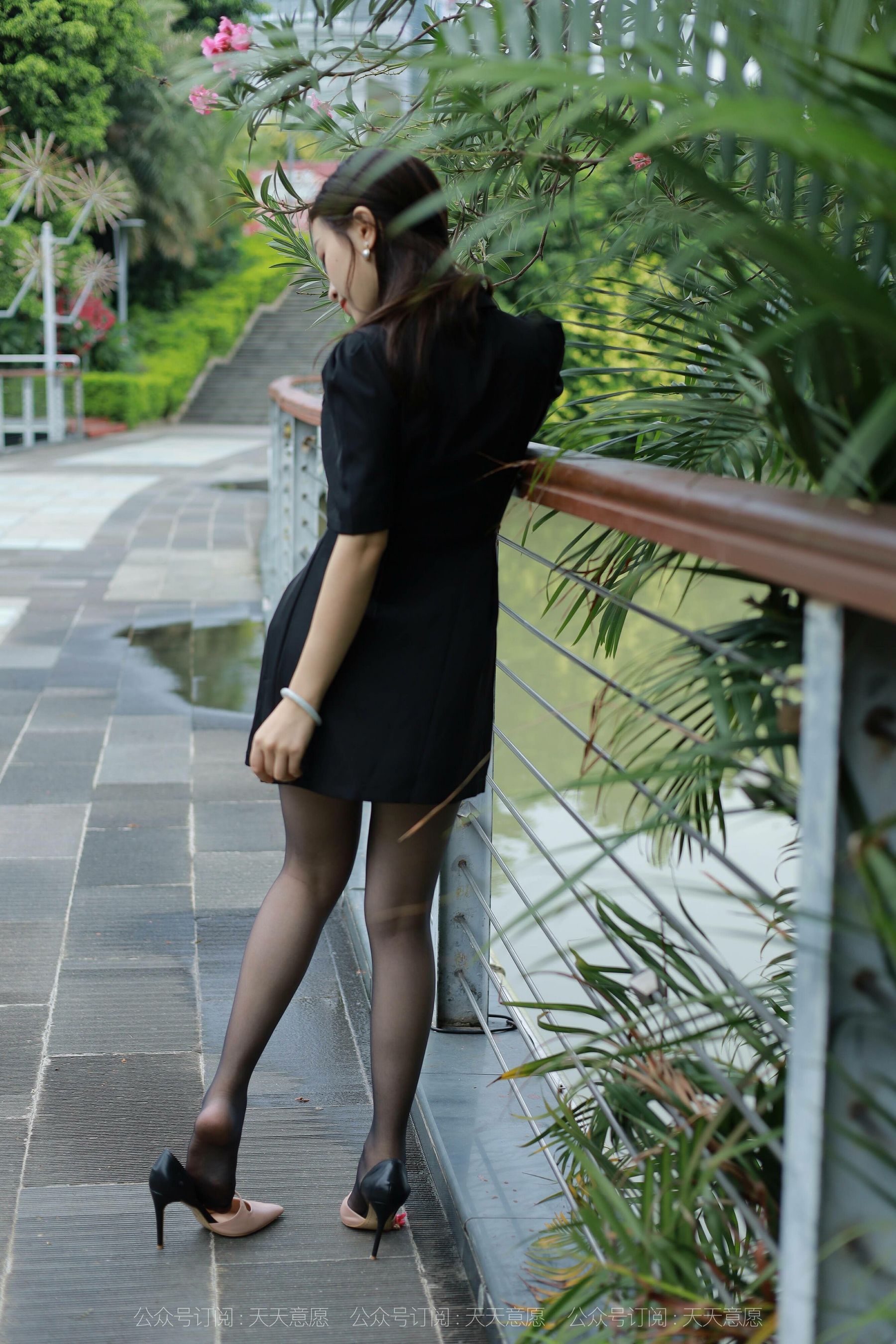 [IESS异思趣向]  模特：小婕《桥上的美女》_第3张