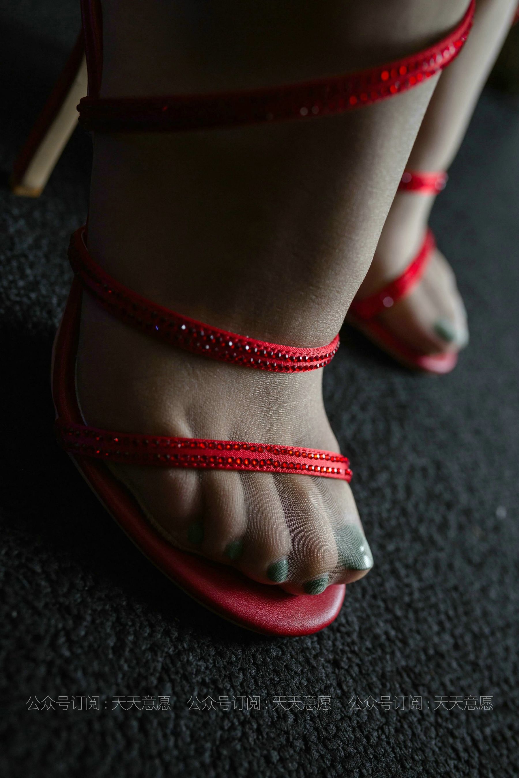 [IESS异思趣向]  模特：糖糖《糖糖带你吃月饼》_第1张