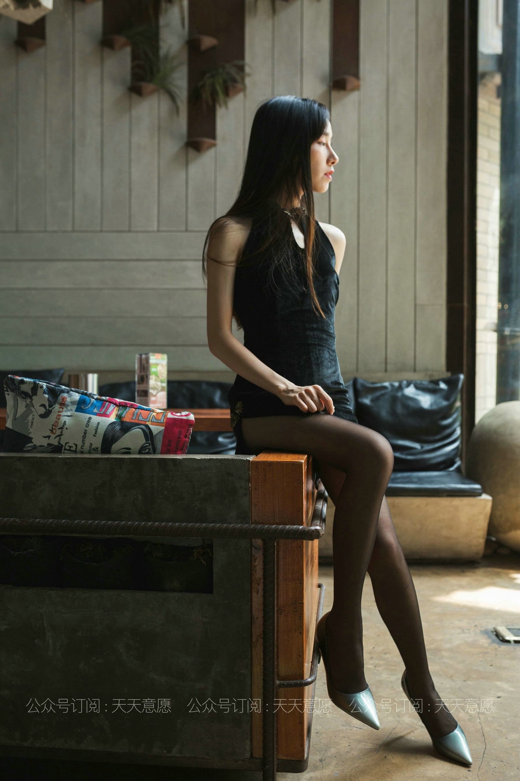 [IESS异思趣向]  模特：美子《邂逅咖啡屋》_第1张