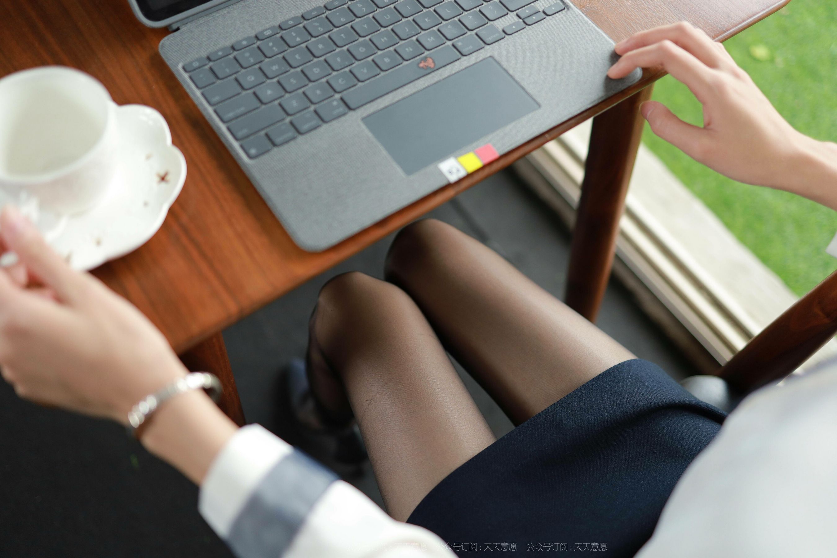 [异思趣向IESS]  模特 团团 《长腿打字员》_第3张