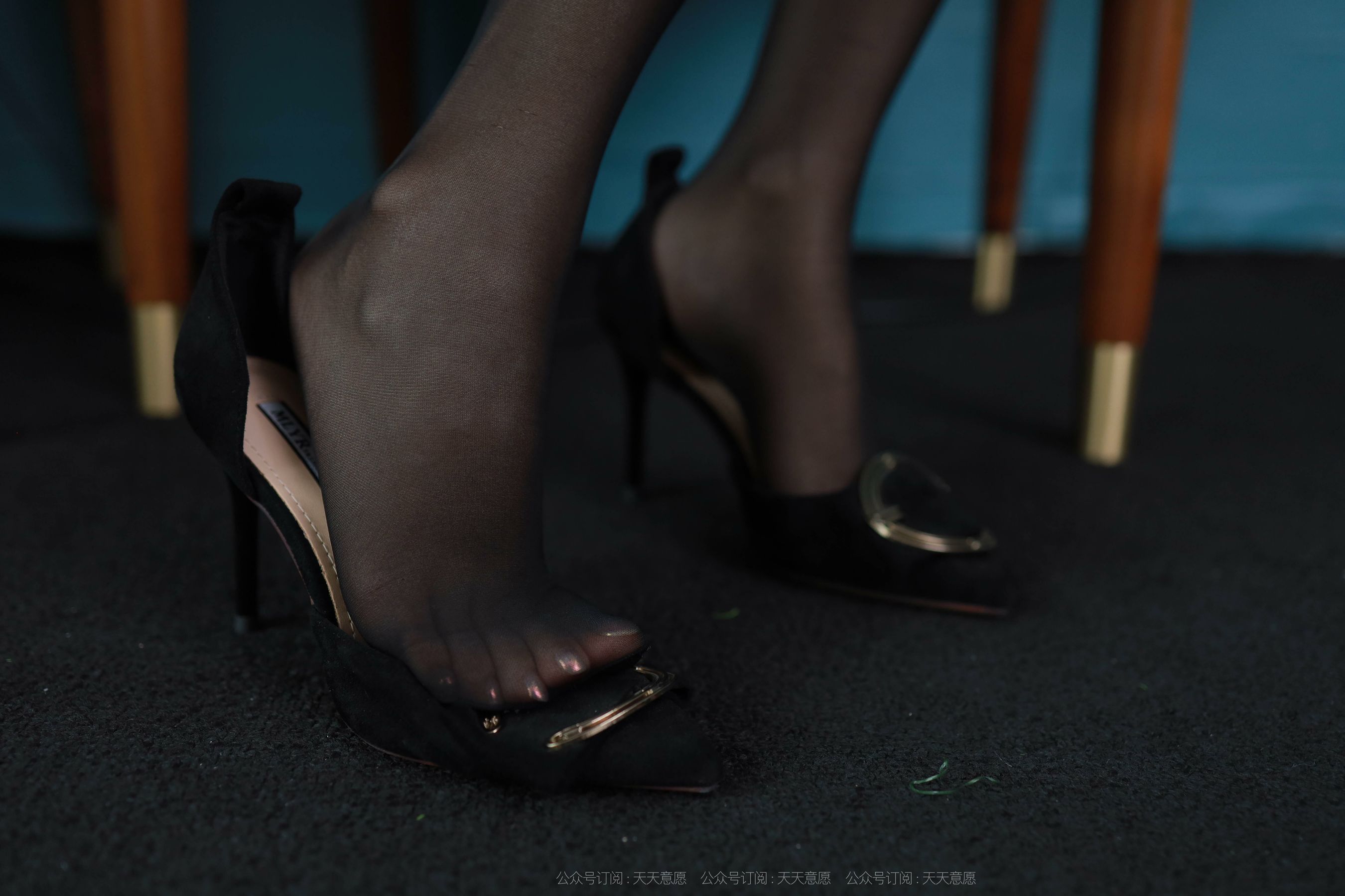 [异思趣向IESS]  模特 婉苹 《纸扇黑旗袍》_第3张