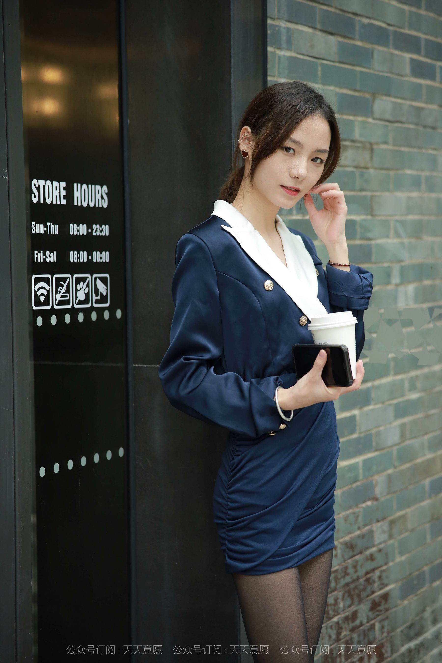 [异思趣向IESS]  模特 小六 《姓感包臀职业装》_第4张