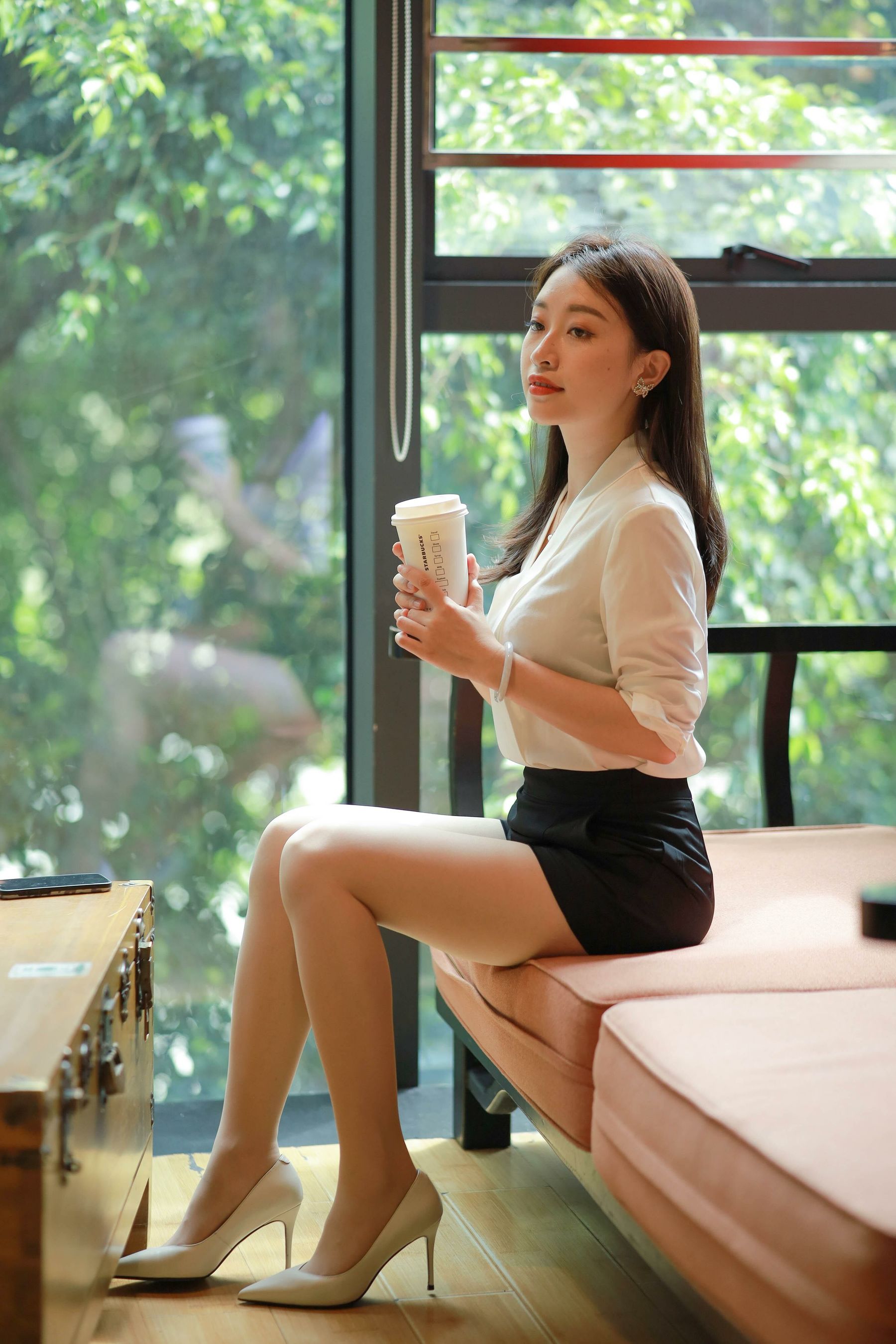 [异思趣向IESS]  模特 小婕 《沙发上的佳人》_第2张