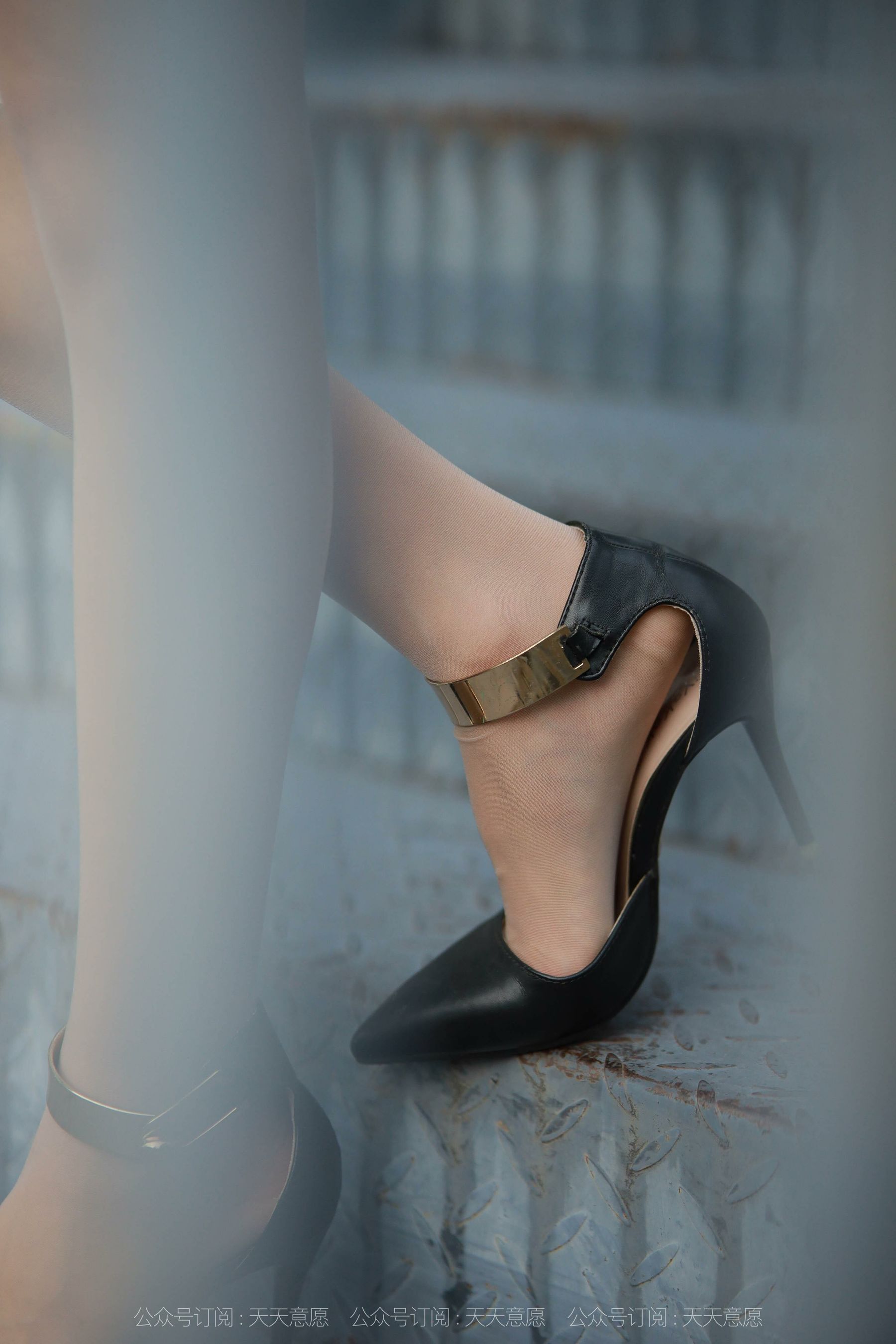 [异思趣向IESS]  模特 美子 《天台大长腿》_第3张