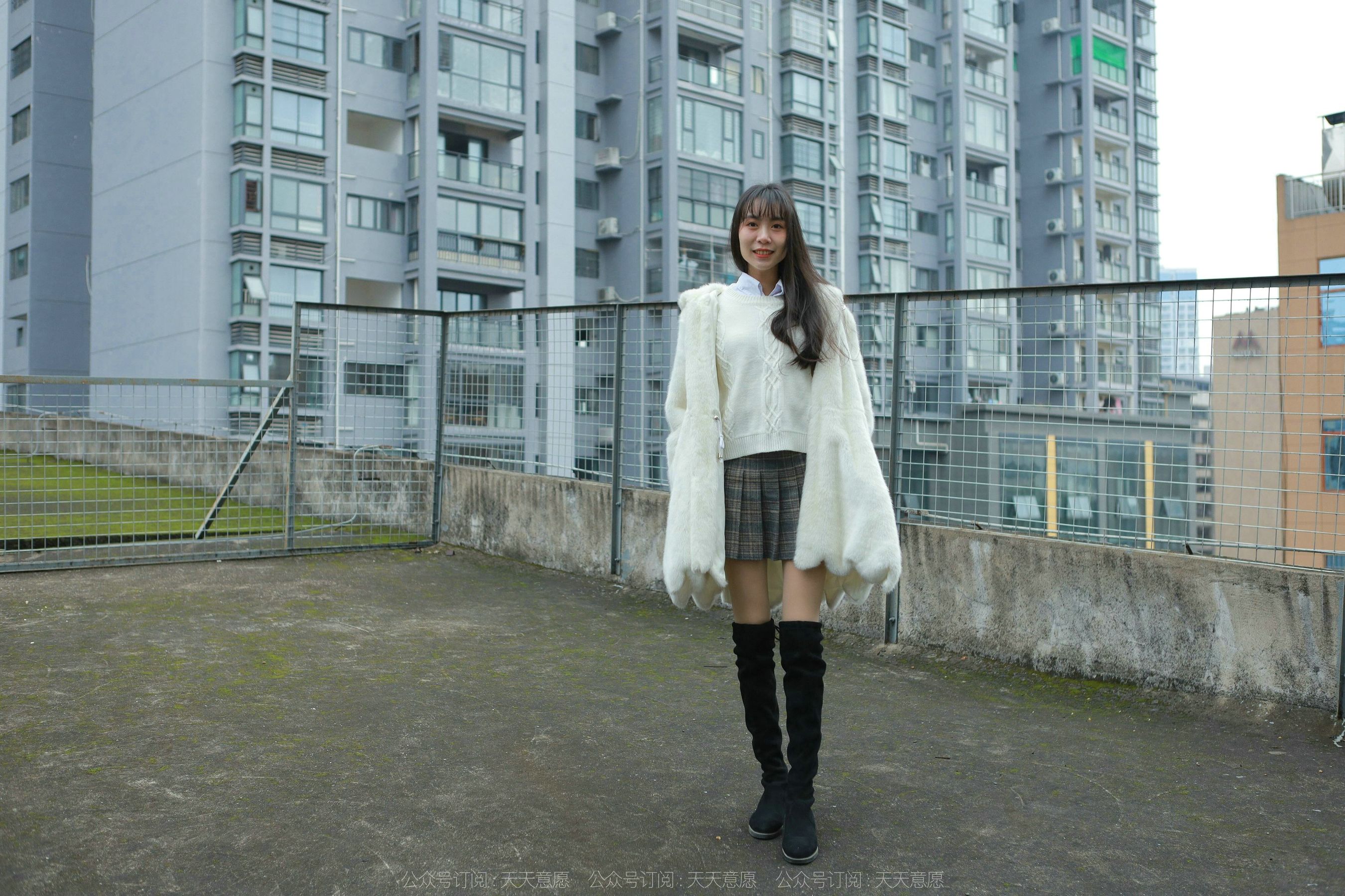 [异思趣向IESS] 模特 团团 《长靴肉丝》_第1张