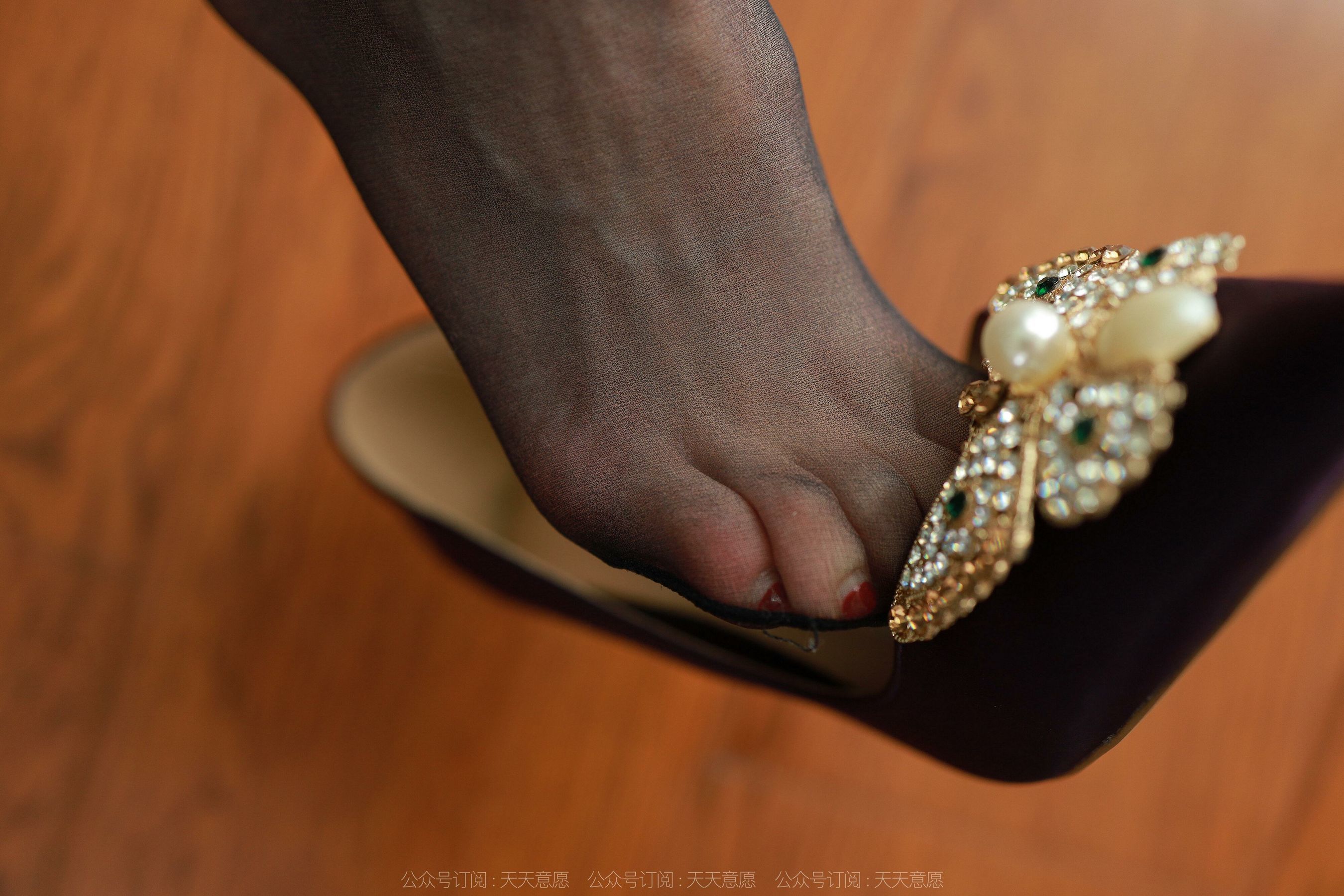 [IESS异思趣向] 模特：团团 《紫色蝴蝶高跟》_第5张