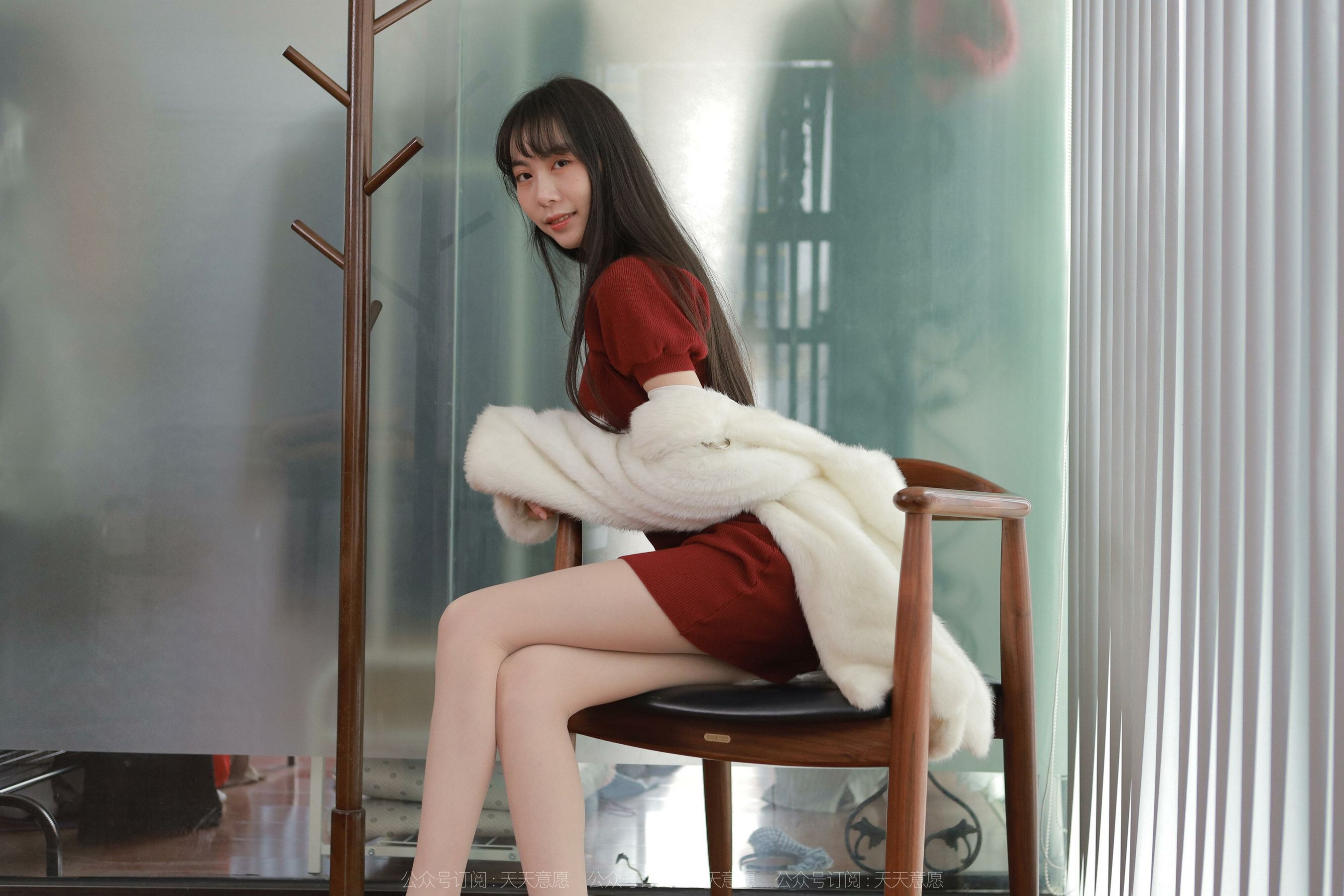 [异思趣向IESS] 模特：团团《迷人的酒红旗袍》_第5张