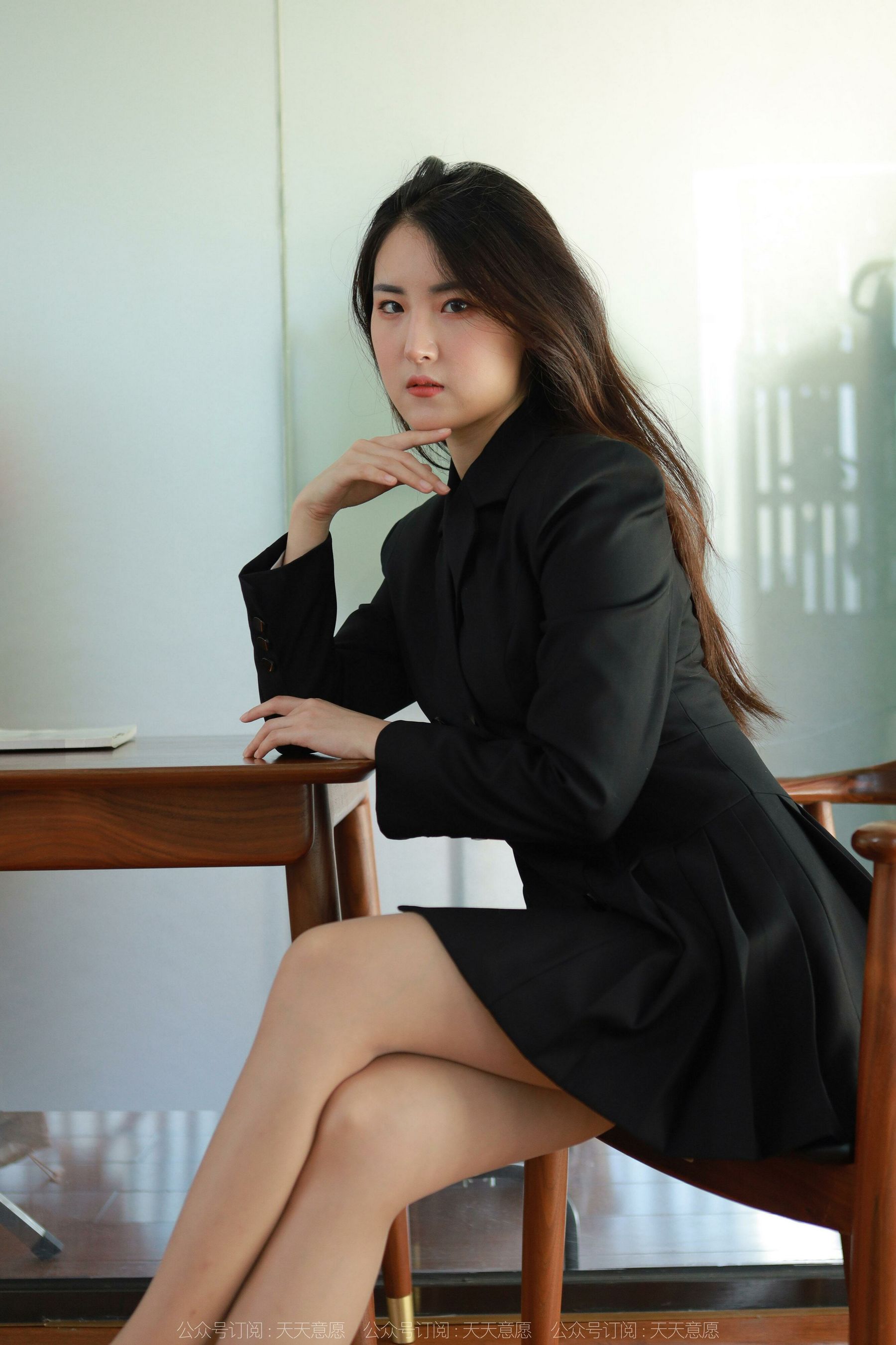 [异思趣向IESS] 模特：小宝《黑色百褶裙》_第4张