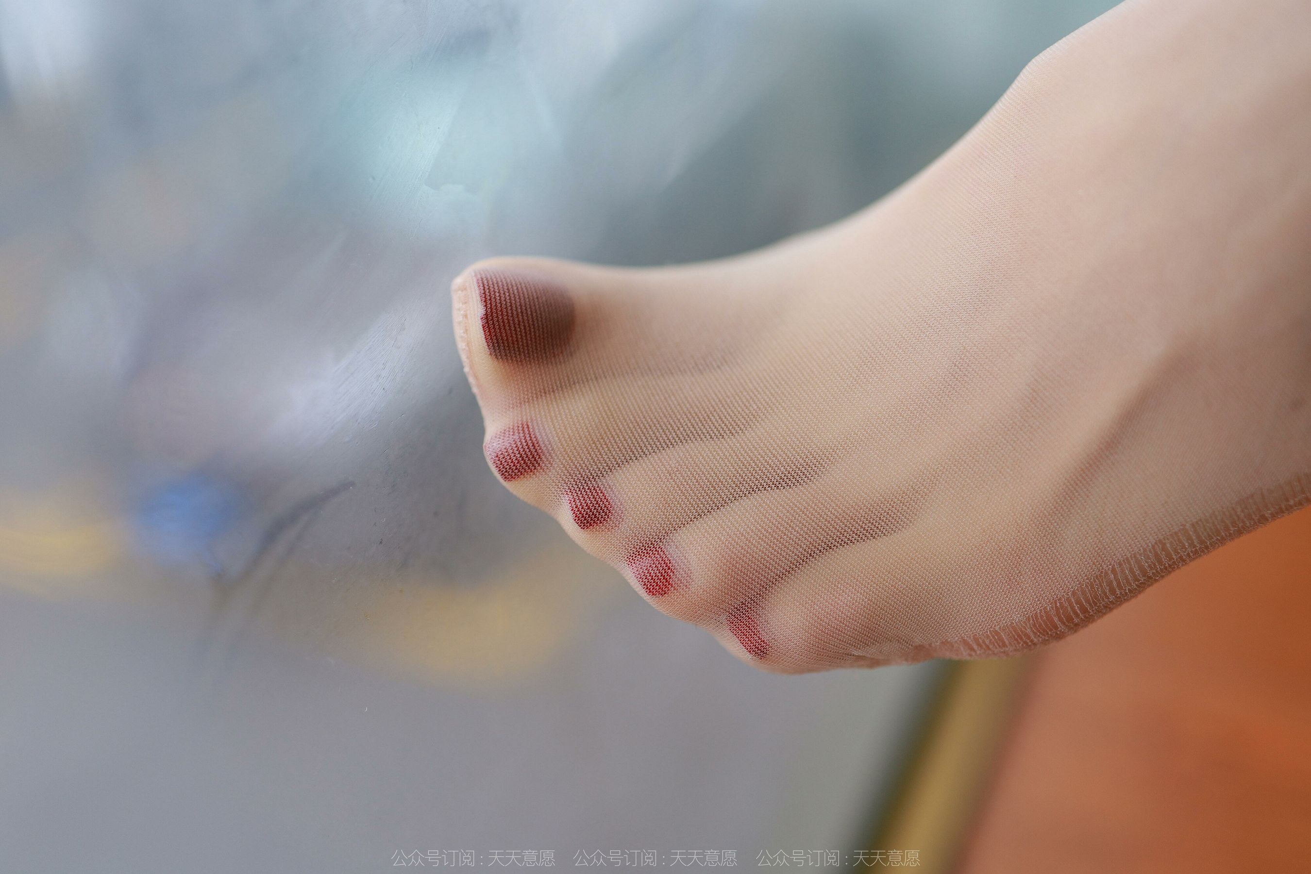 [异思趣向IESS] 模特：美子《迷人的包臀裙》_第4张