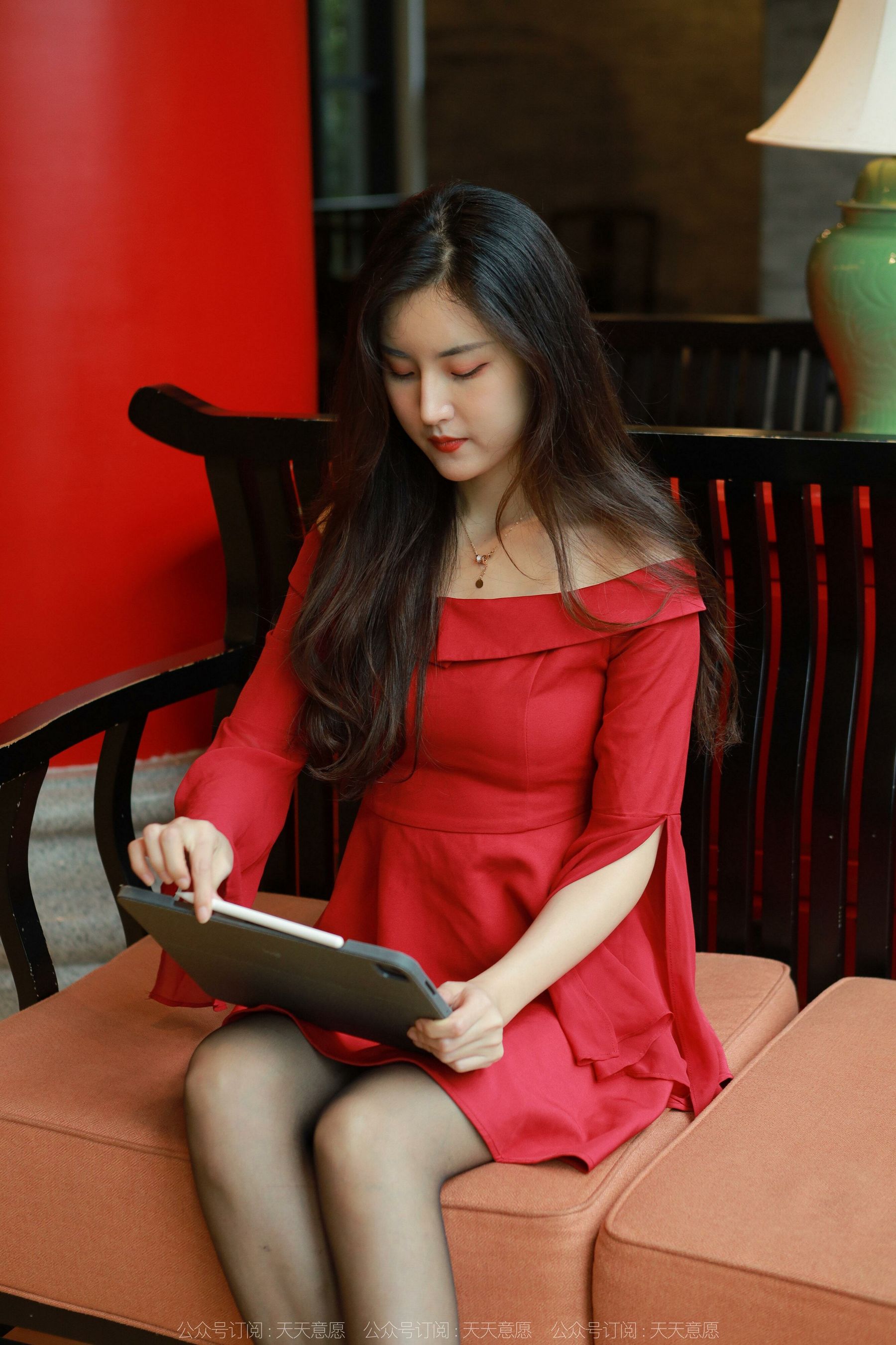 [异思趣向IESS] 模特：小宝 《红裙女神》_第5张